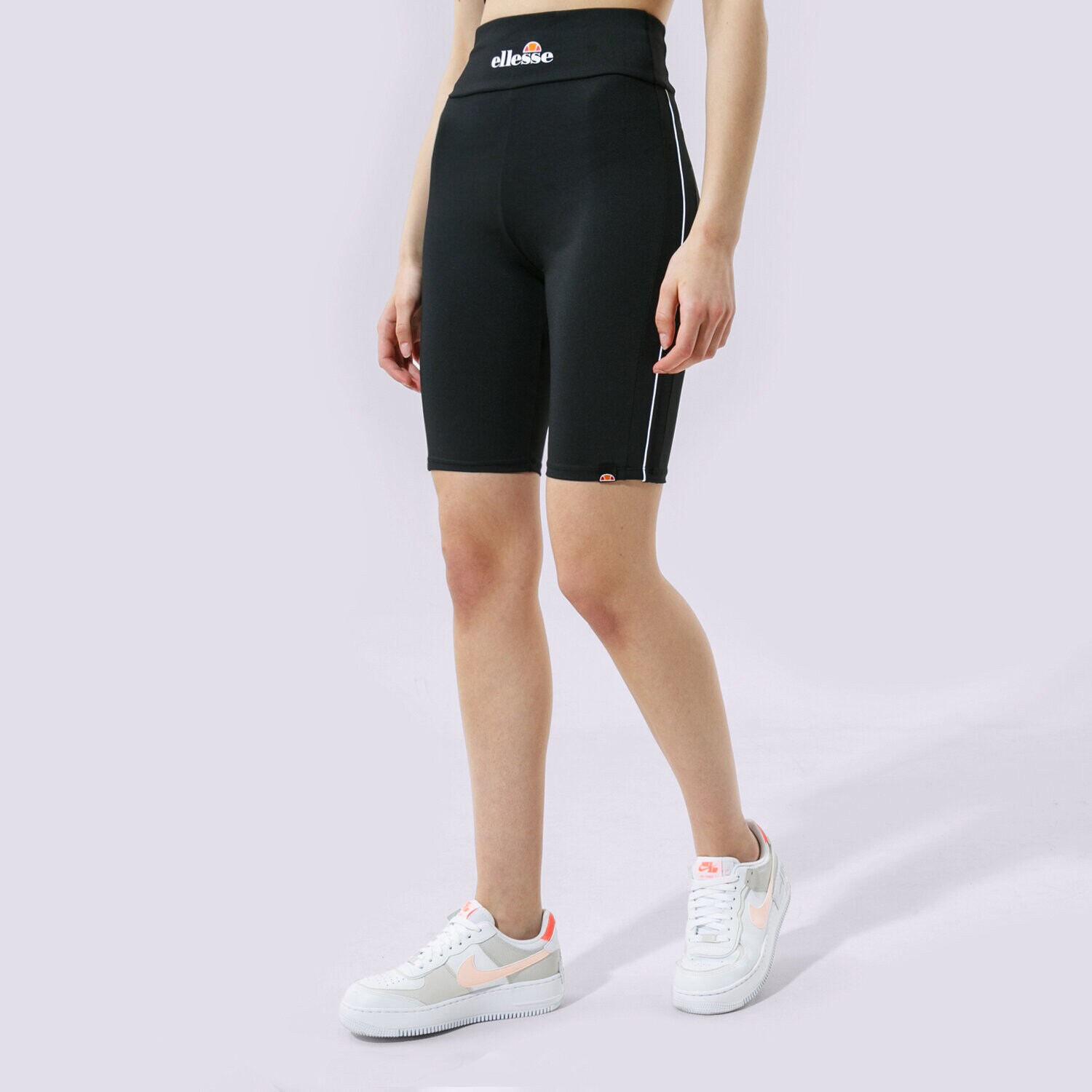 Ženske kratke hlače ELLESSE KRATKE HLAČE CONO CYCLE SHORT BLK SGJ11891011 crna