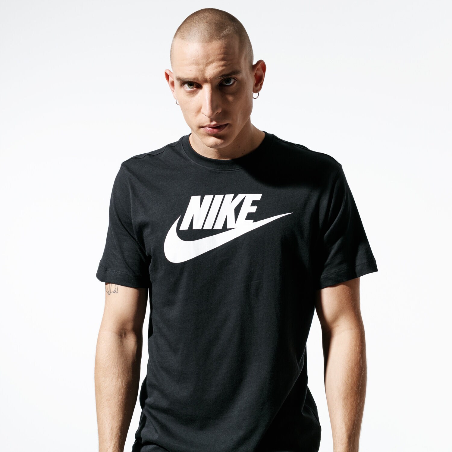 Muške majice NIKE T-SHIRT SS M NSW TEE ICON FUTURA AR5004-010 crna