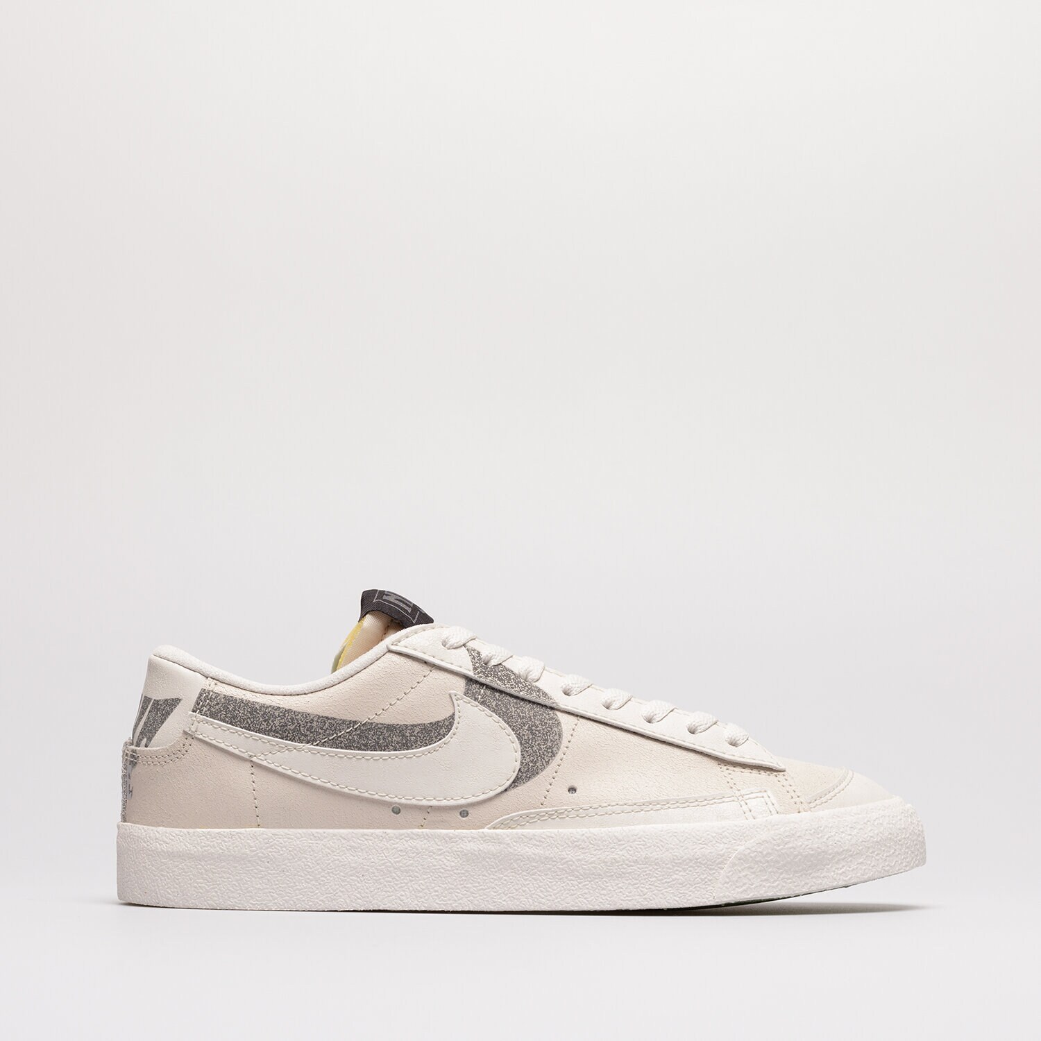 Muške tenisice NIKE BLAZER LOW PRM DQ7671-001 bijela