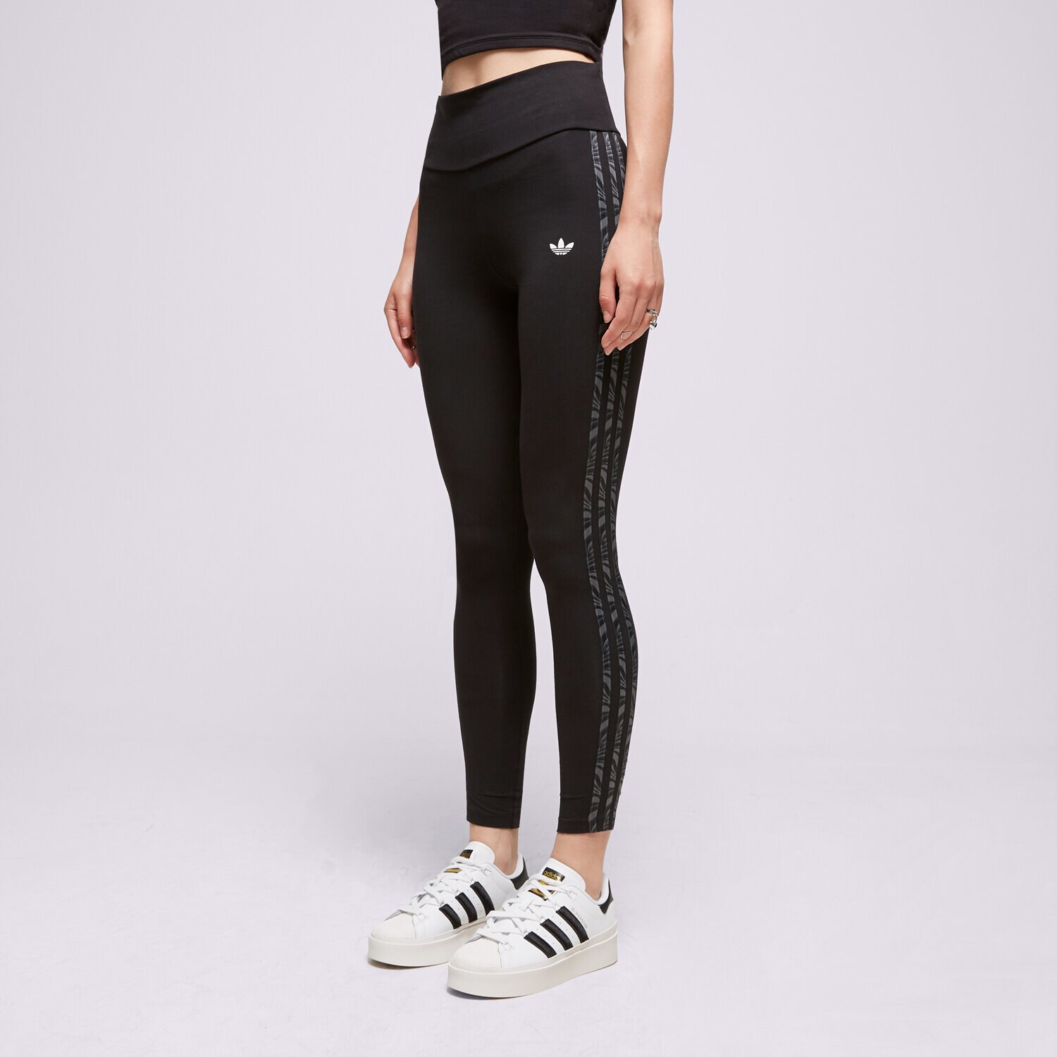Ženske hlače ADIDAS TAJICE ABSTRACT ANIMAL PRINT IJ8184 crna