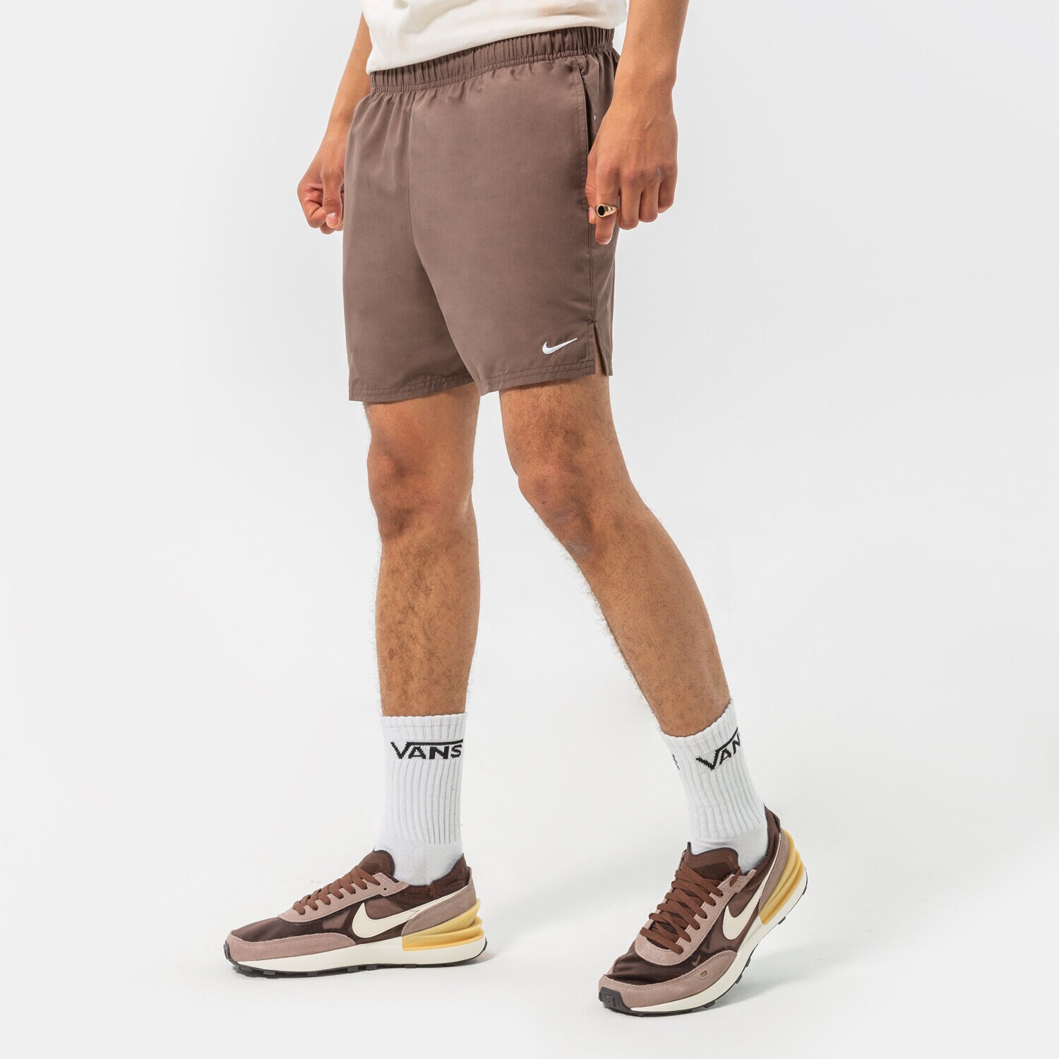 Muške kratke hlače NIKE KRATKE HLAČE NIKE ESSENTIAL 5" NESSA560046 smeđa