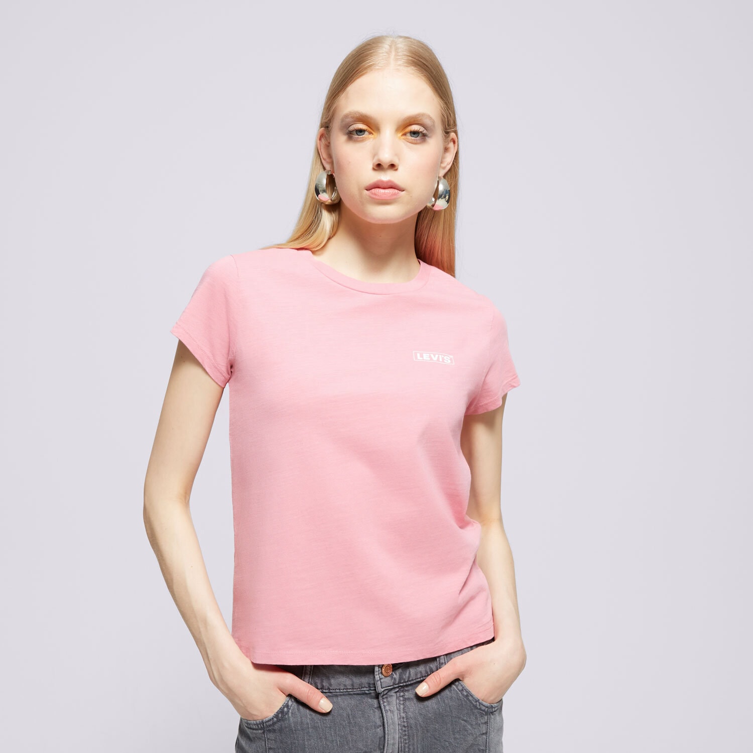 Ženske majice LEVI'S T-SHIRT GRAPHIC AUTHENTIC TSHIRT PINKS A6126-0046 ružičasta
