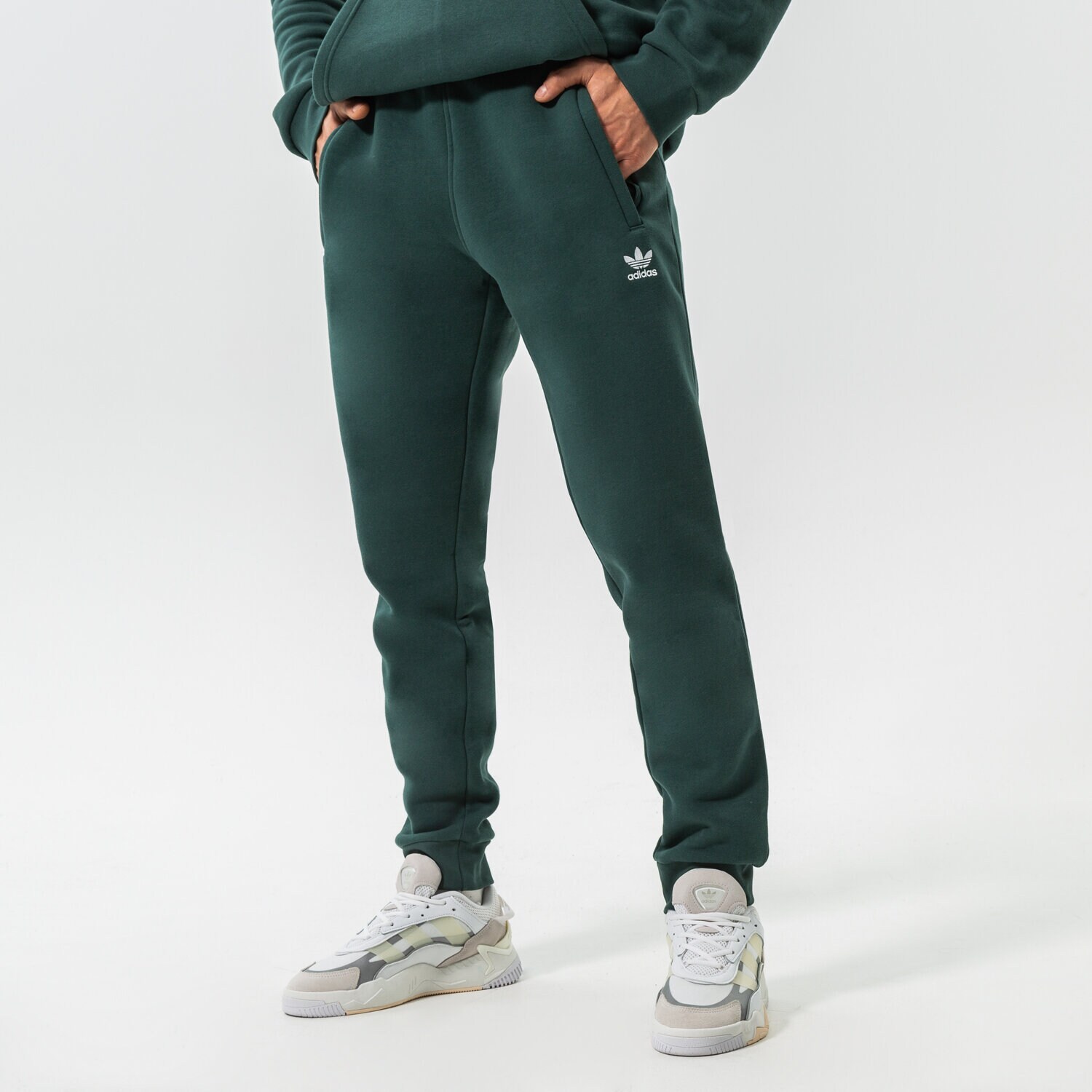 Muške hlače ADIDAS HLAČE ESSENTIALS PANT HK0106 zelena