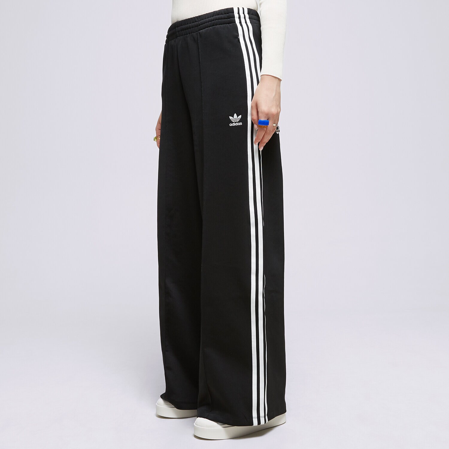 Ženske hlače ADIDAS HLAČE RELAXED PANT PB IB5911 crna
