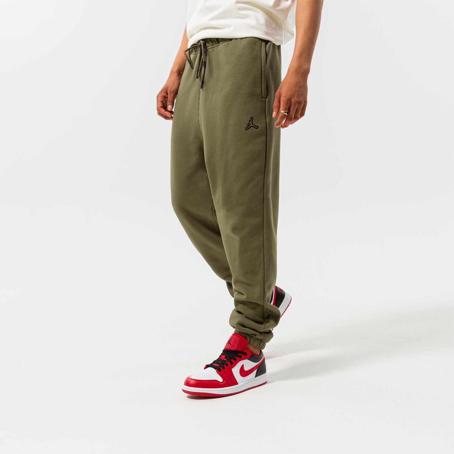Muške hlače JORDAN HLAČE ESSENTIAL JOGGERS DA9820-222 kaki