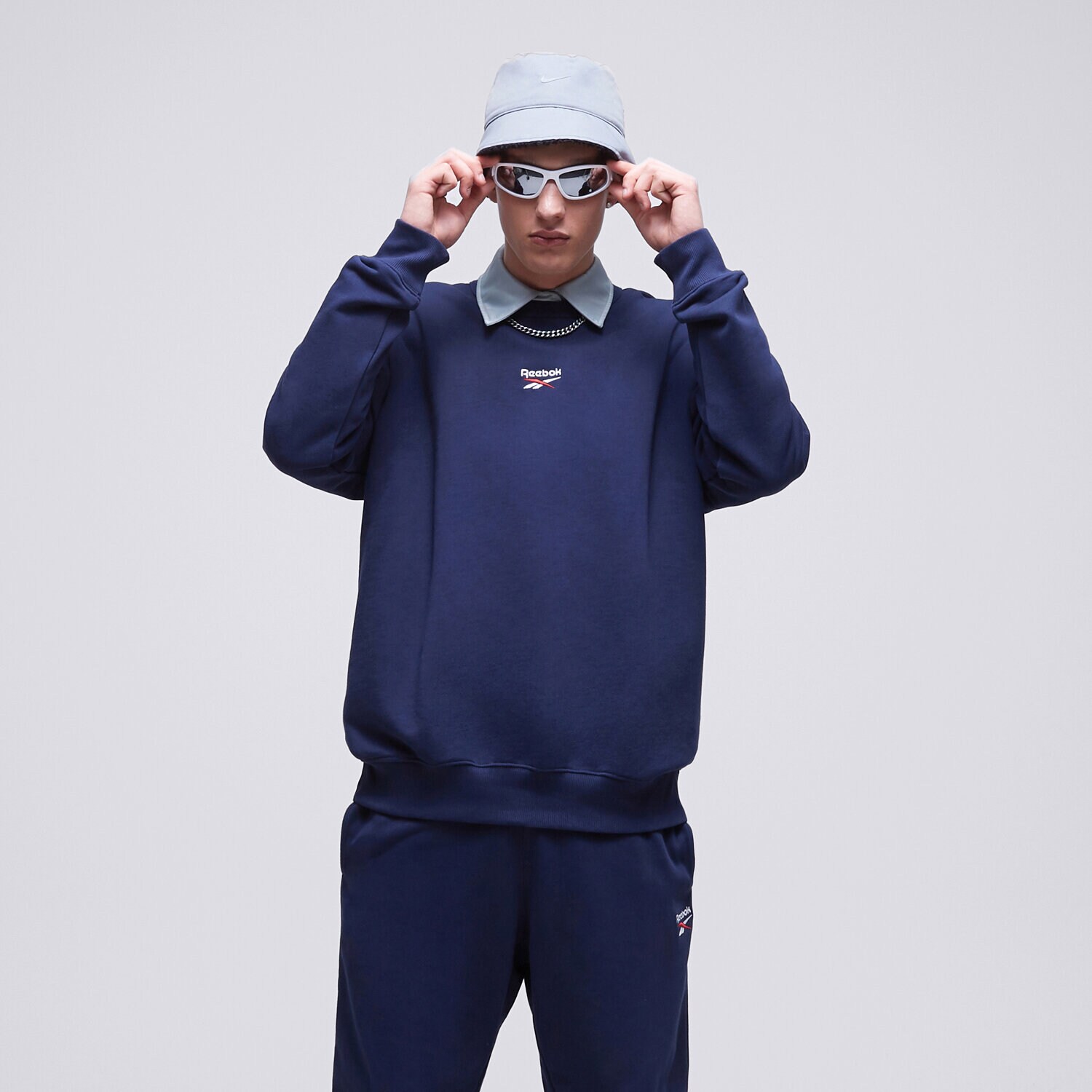 Muške dukserice REEBOK VESTA CL SV CREW HS7146 tamno plava