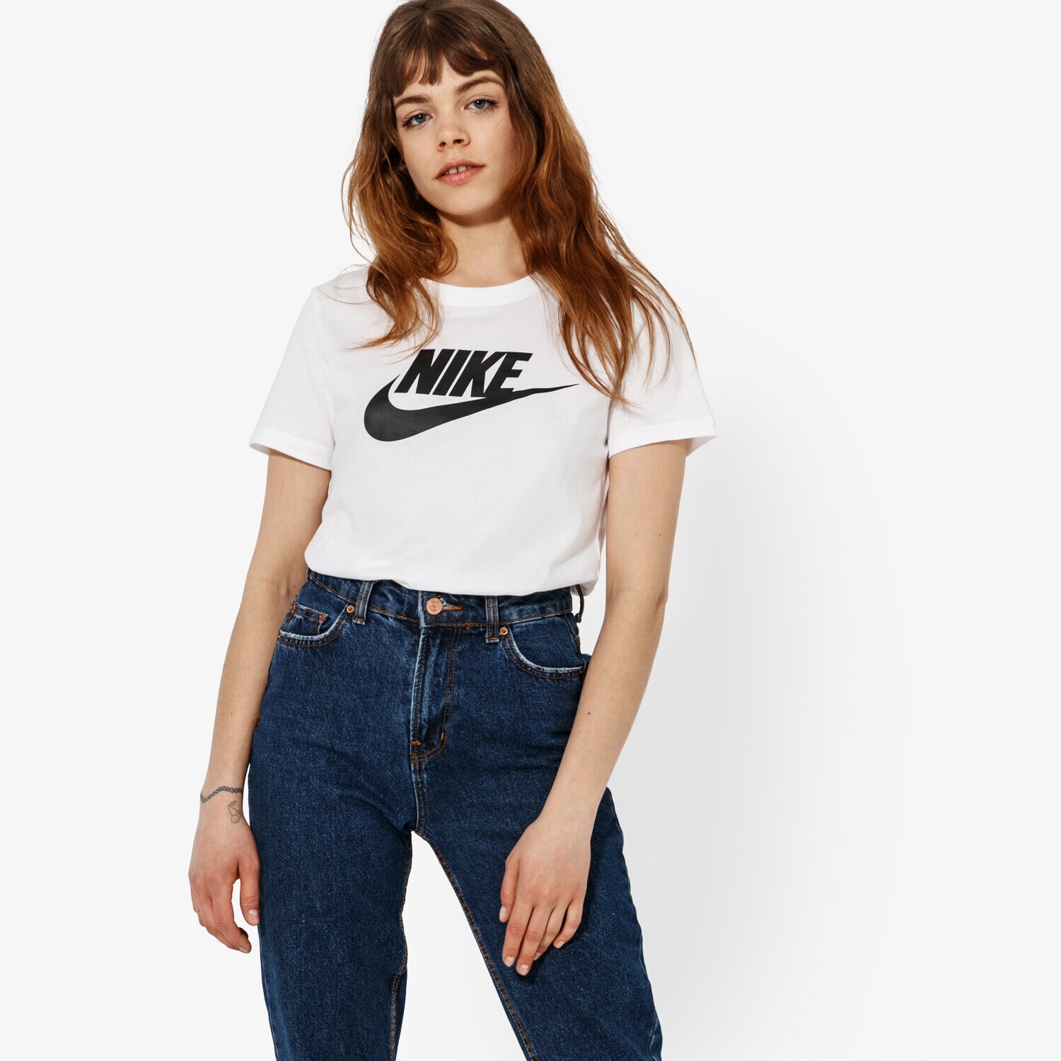 Ženske majice NIKE T-SHIRT SPORTSWEAR ESSENTIAL SPORTSWEAR BV6169-100 bijela