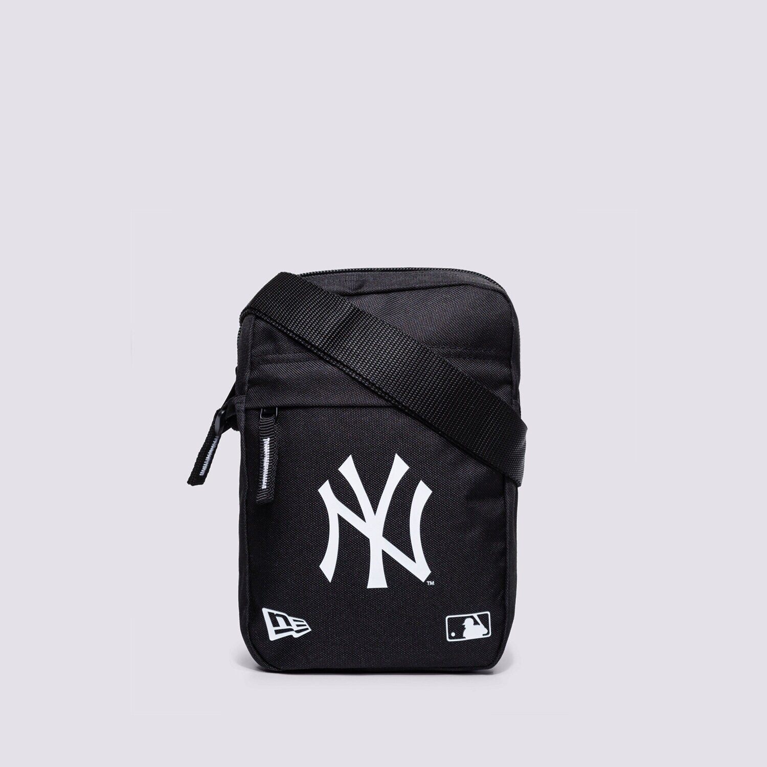 Ženske sportske torbe NEW ERA TORBICE MLB SIDE BAG NYY BLK BLKWHI NEW YORK YANKEES 11942030 crna