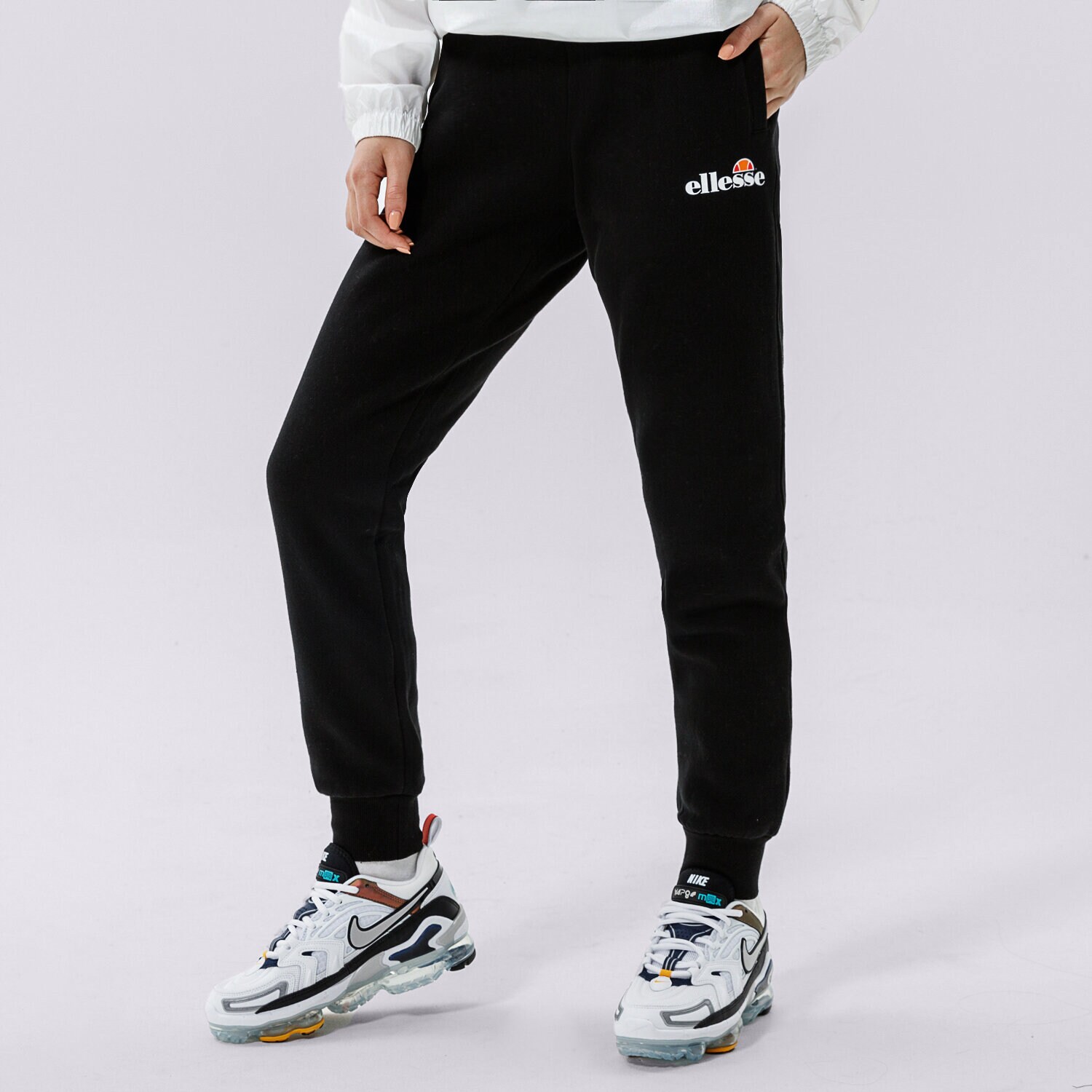 Ženske hlače ELLESSE HLAČE HALLOULI JOG PANTS BLK SGK13652011 crna
