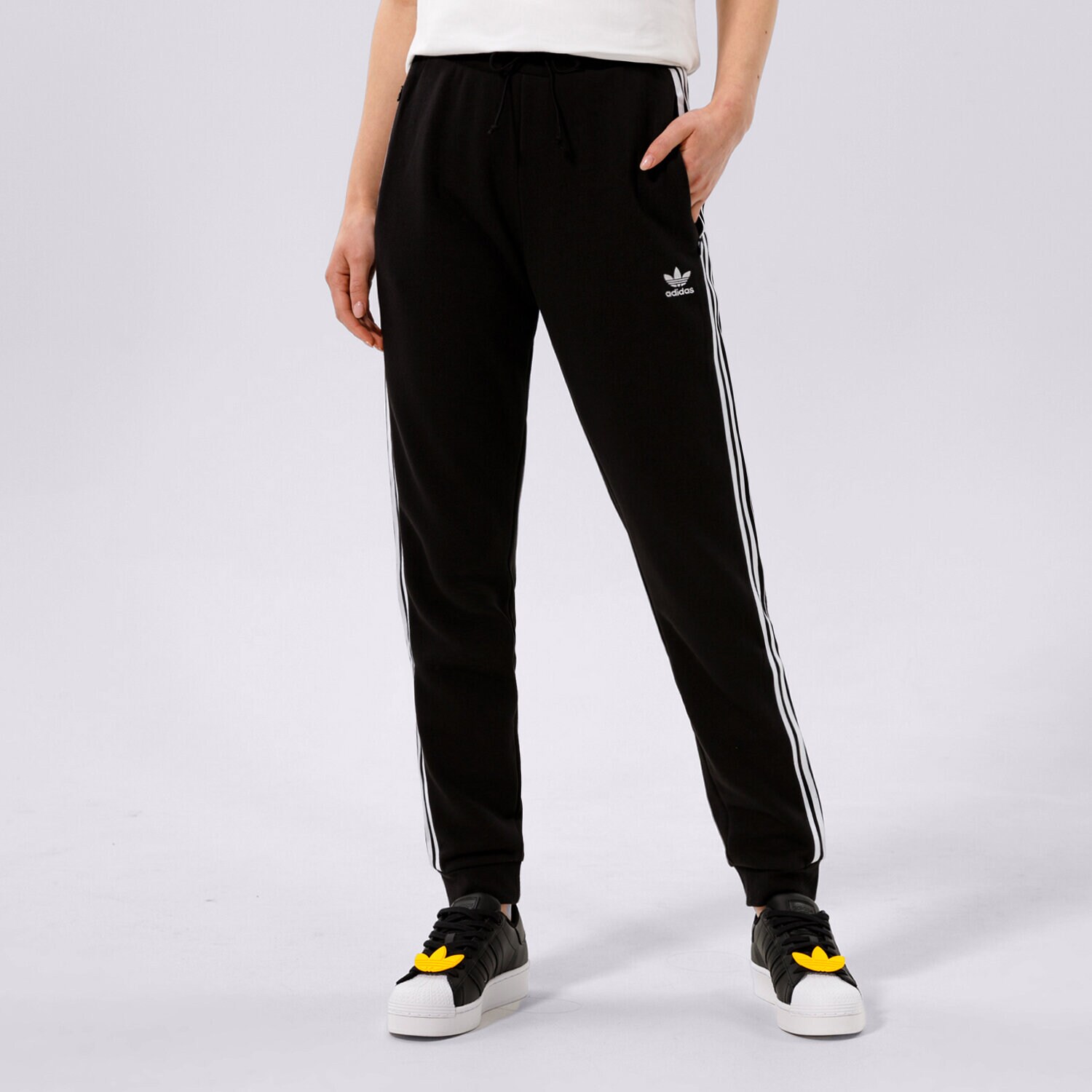 Ženske hlače ADIDAS HLAČE SLIM GD2255 crna