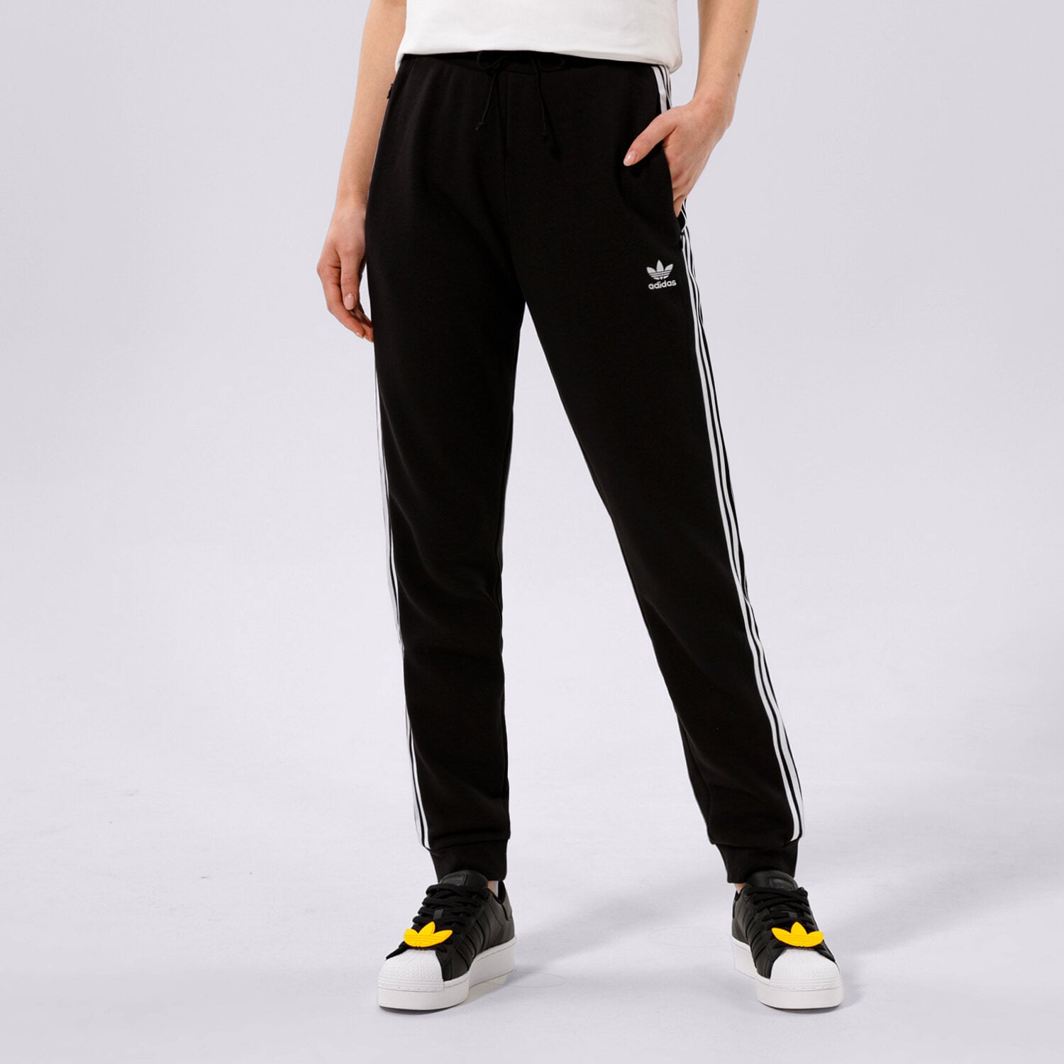 Ženske hlače ADIDAS HLAČE SLIM GD2255 crna