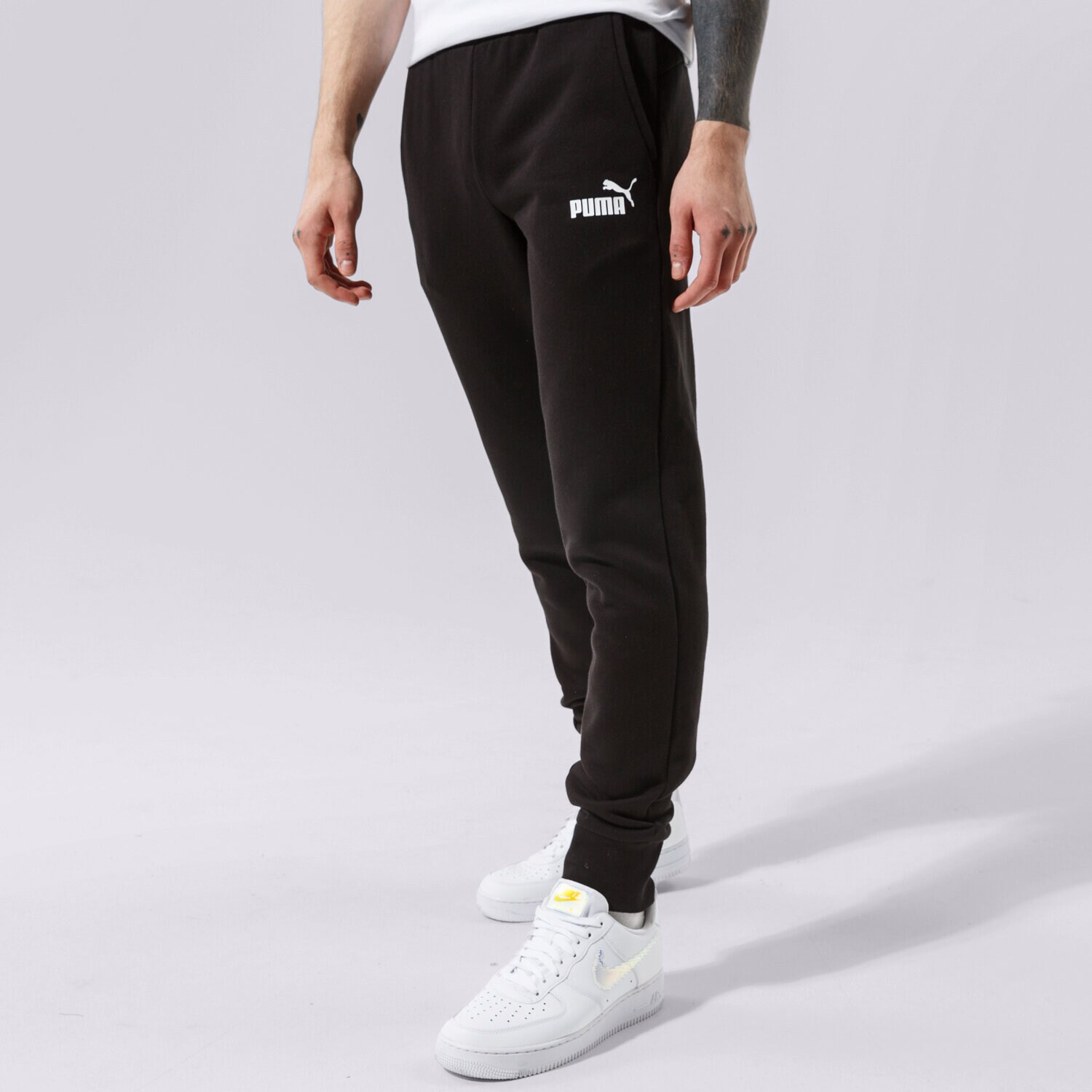 Muške hlače PUMA HLAČE ESS LOGO PANTS FL CL - PUMA BLACK 58671401 crna