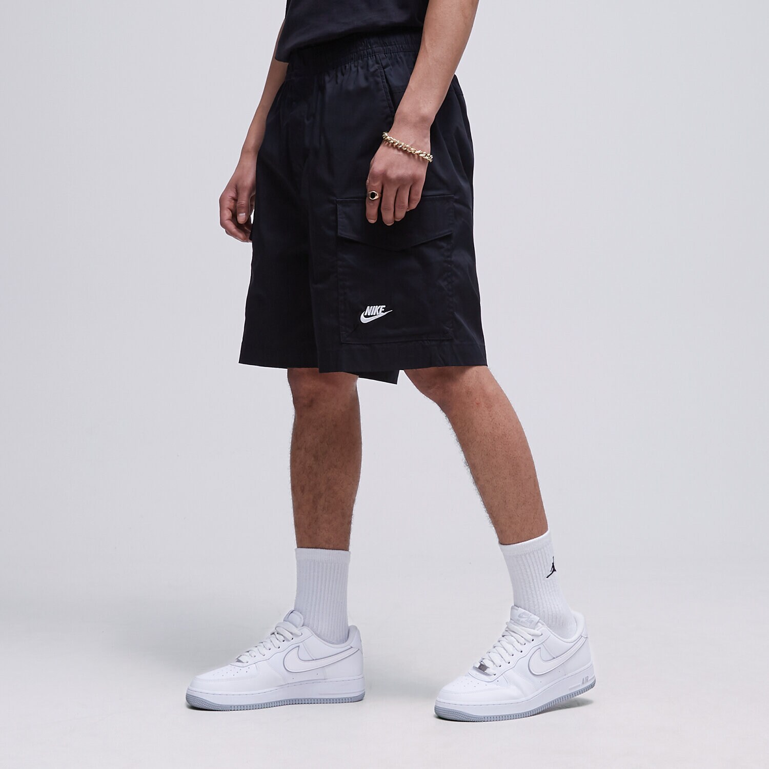 Muške kratke hlače NIKE KRATKE HLAČE SPORTSWEAR ESSENTIALS DM6833-010 crna