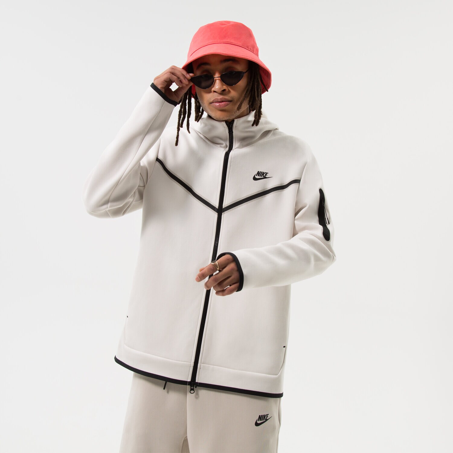 Muške dukserice NIKE VESTA S KAPULJAČOM SPORTSWEAR TECH FLEECE CU4489-030 bež