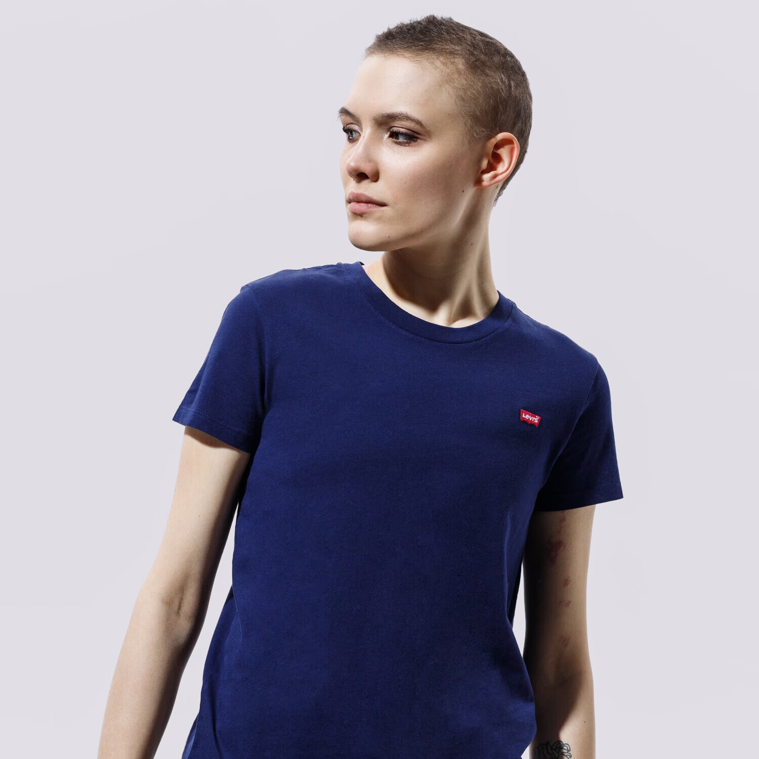 Ženske majice LEVI'S T-SHIRT PERFECT TEE 39185-0129 tamno plava