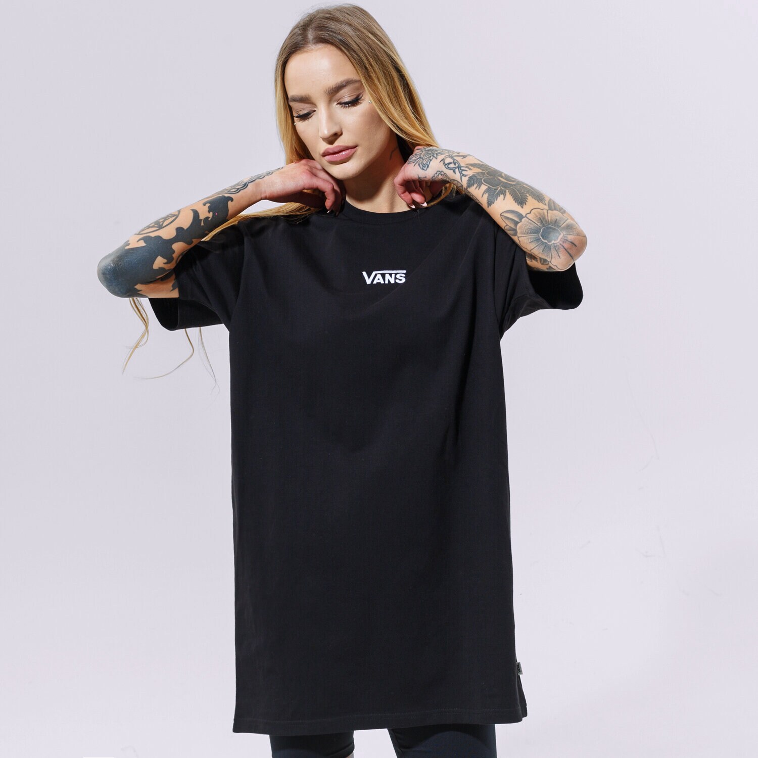 Ženske haljine i suknje VANS HALJINA WM CENTER VEE TEE TRENIRKAS BLACK VN0A4RU2BLK1 crna