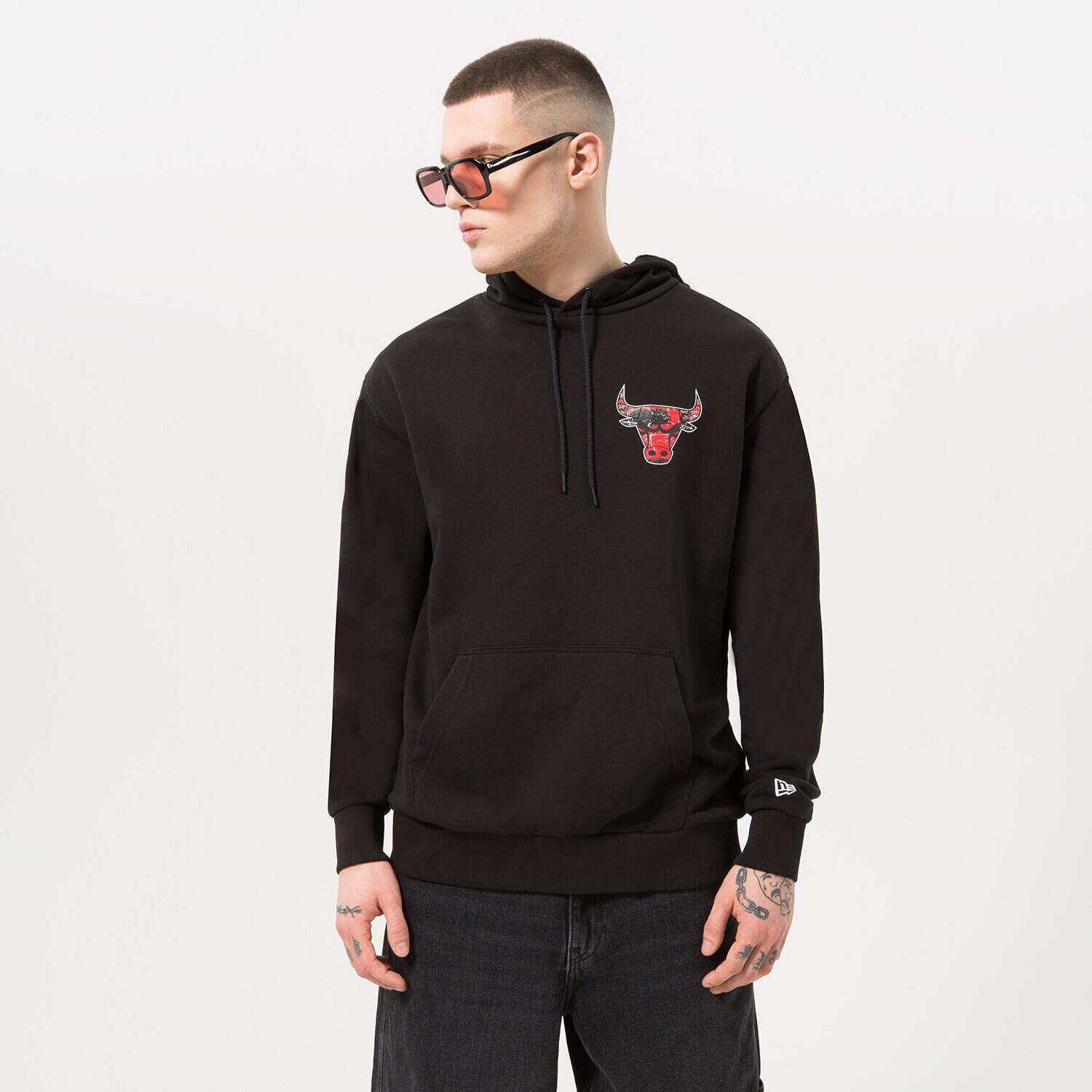 Muške dukserice NEW ERA VESTA S KAPULJAČOM INFILL TEAM LOGO BULLS CHICAGO BU 60332139 crna