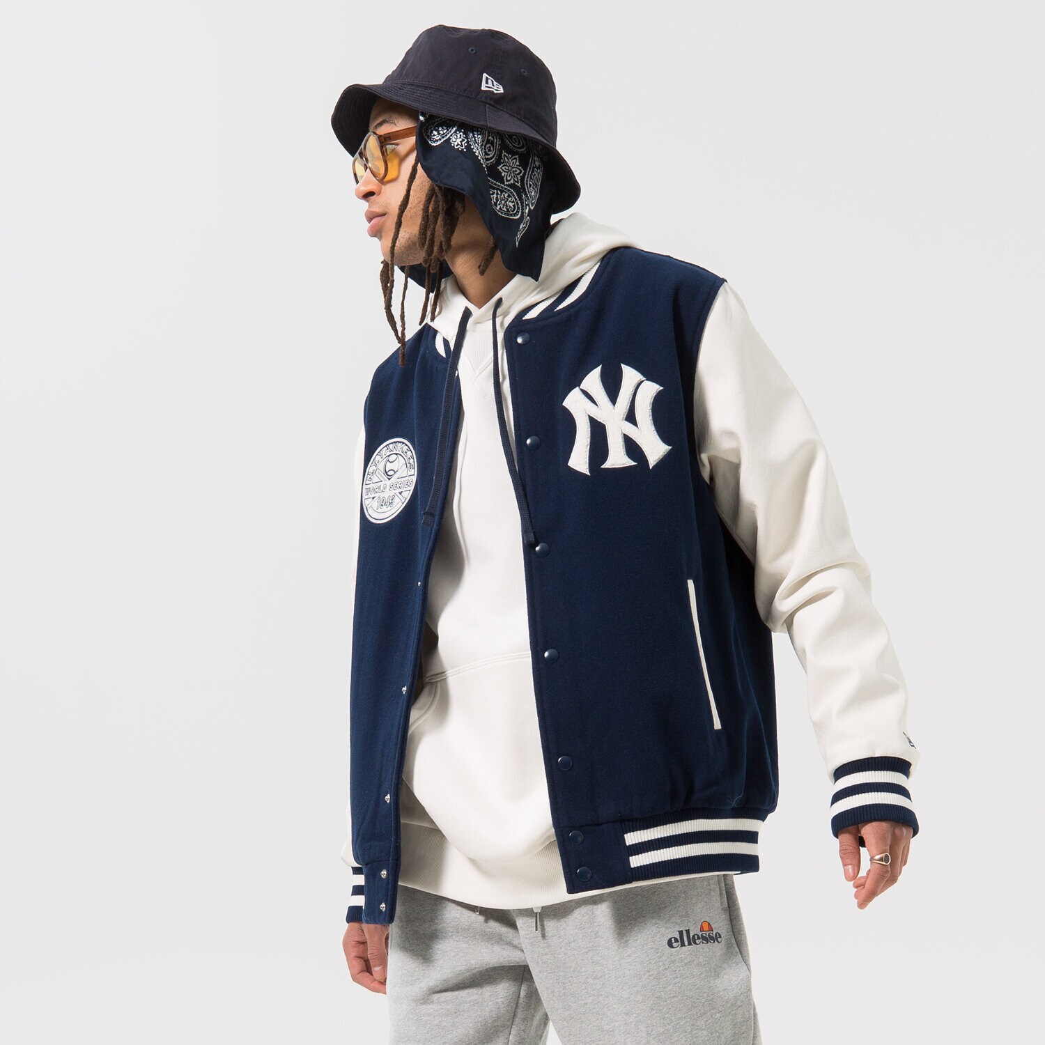 Muške prijelazne jakne NEW ERA JAKNA HERITAGE VARSITY NYY NEW YORK YANKEES 60332221 tamno plava