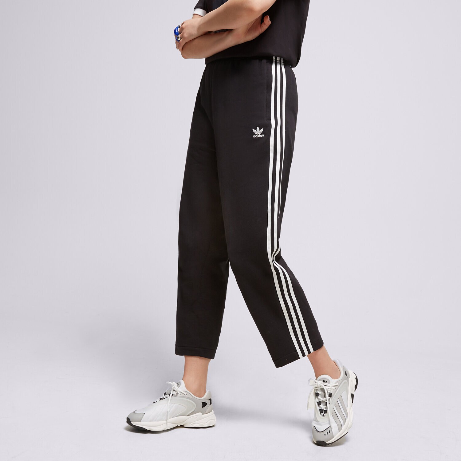 Ženske hlače ADIDAS HLAČE OPEN HEM PANT