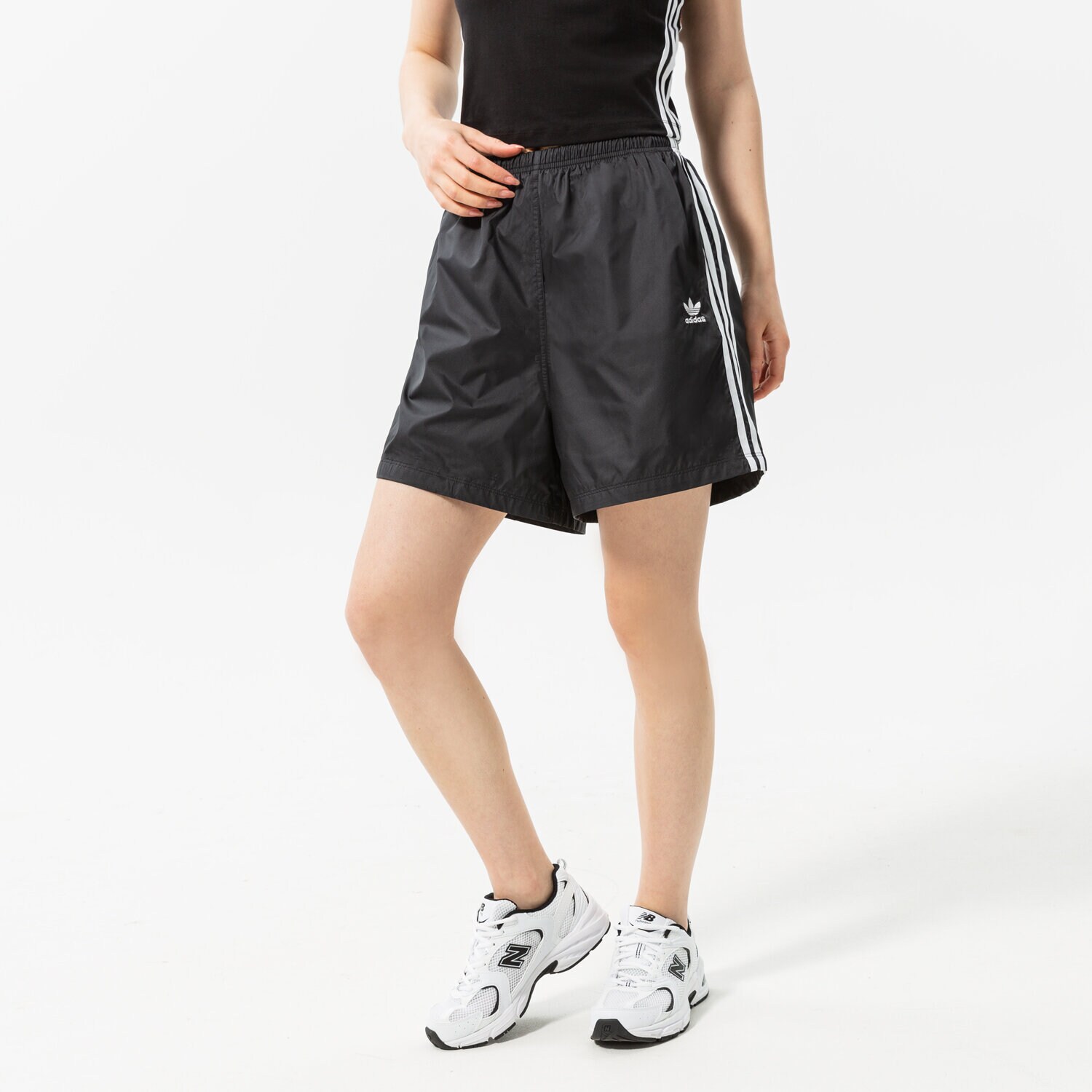 Ženske kratke hlače ADIDAS KRATKE HLAČE LONG H37753 crna