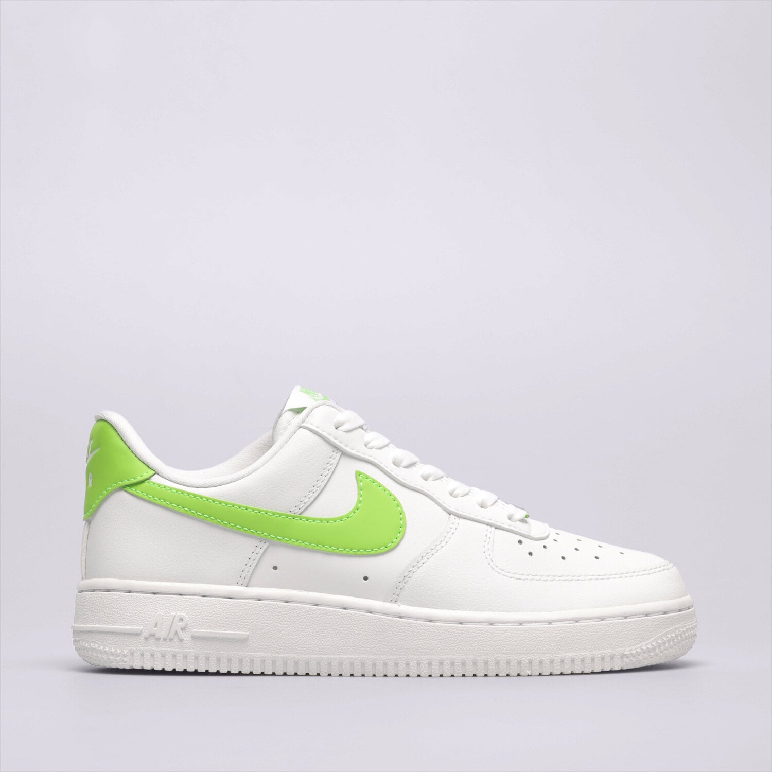 Ženske tenisice NIKE AIR FORCE 1 '07 DD8959-112 bijela