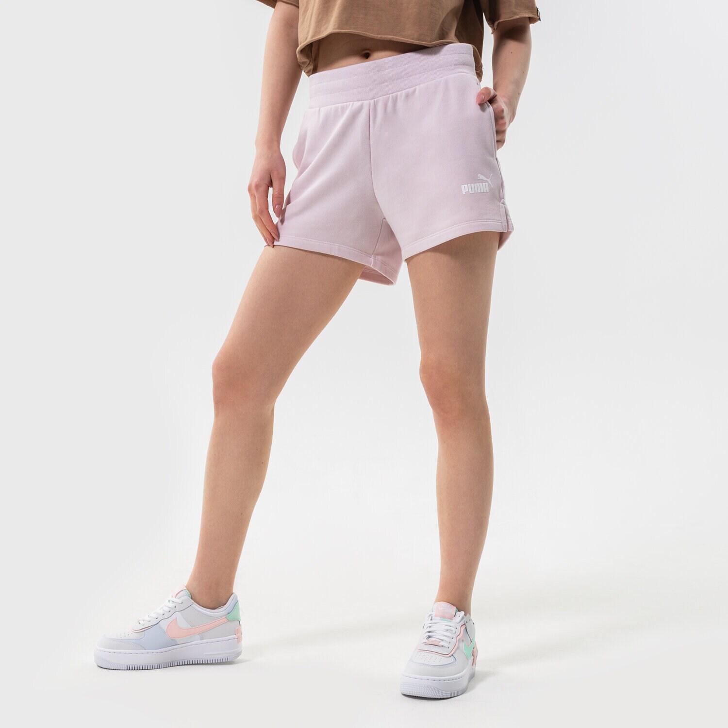 Ženske kratke hlače PUMA KRATKE HLAČE ESS 4" SWEAT TR (S) 586825 17 ljubičasta