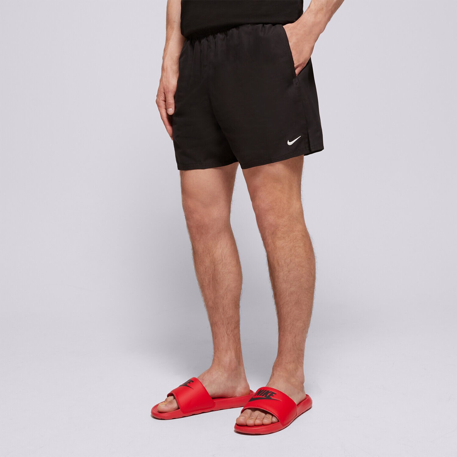 Muške kratke hlače NIKE SWIM KRATKE HLAČE ESSENTIAL 5" NESSA560001 crna