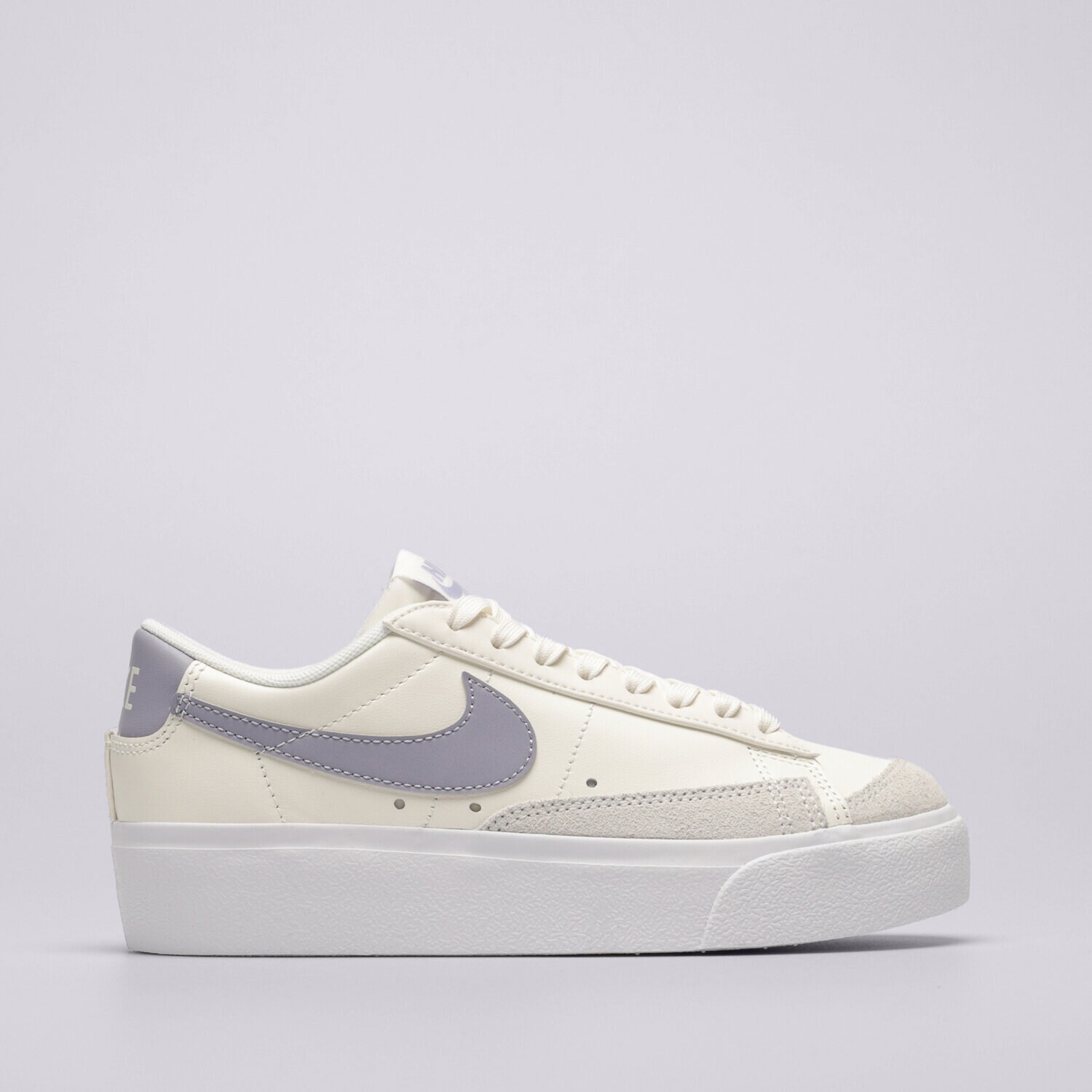 Ženske tenisice NIKE W BLAZER LOW PLATFORM DJ0292-110 bijela