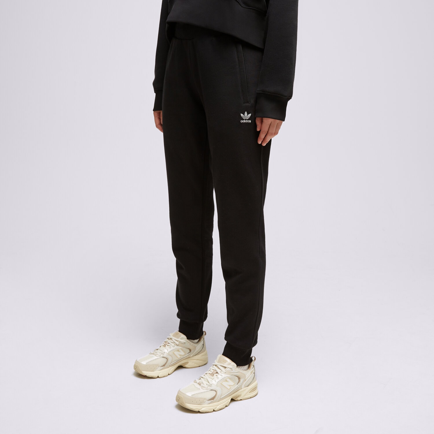 ADIDAS HLA E TRACK IA6457 boja crna enski Odje a u online