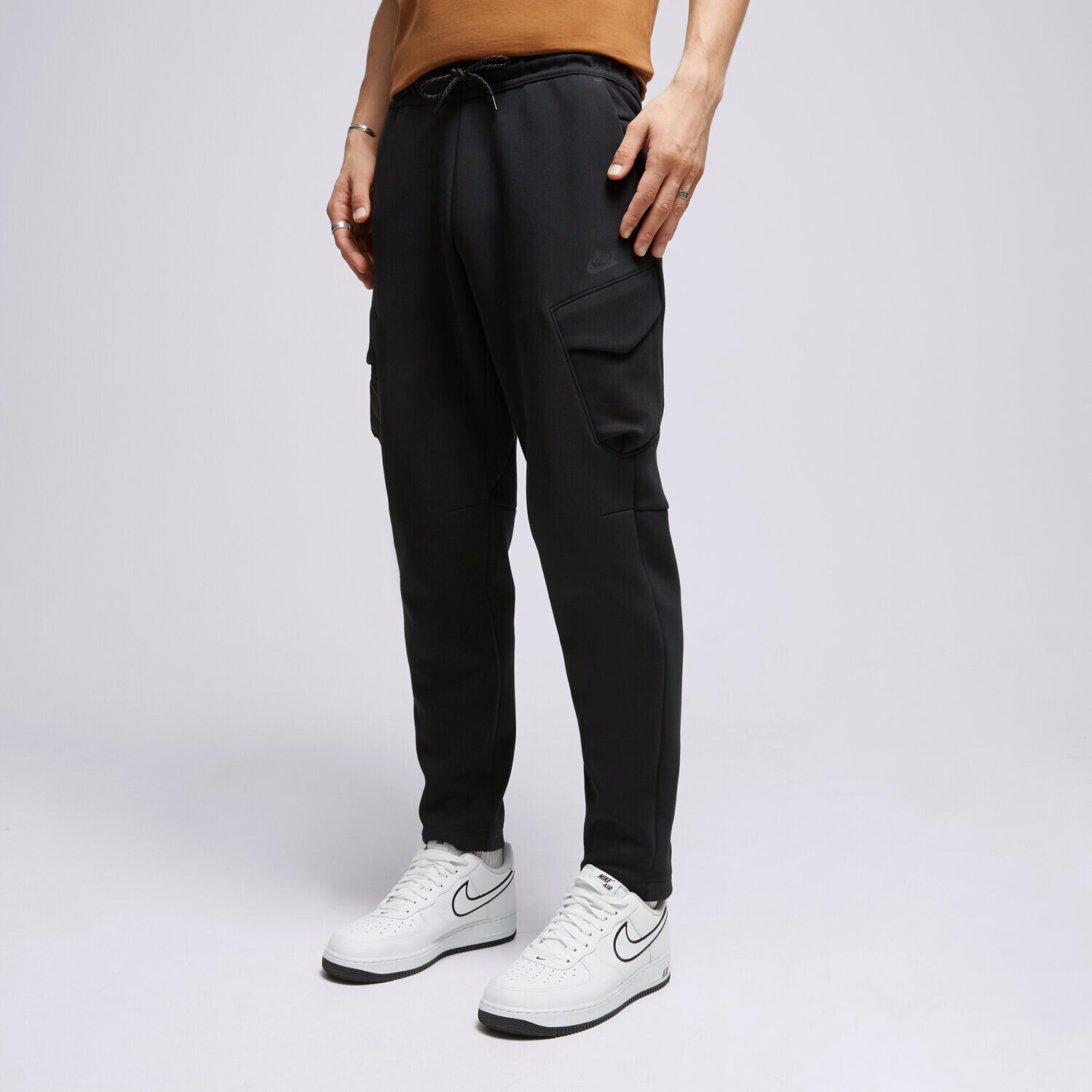 Muške hlače NIKE HLAČE M NSW TECH FLC UTILITY PANT DM6453-010 crna