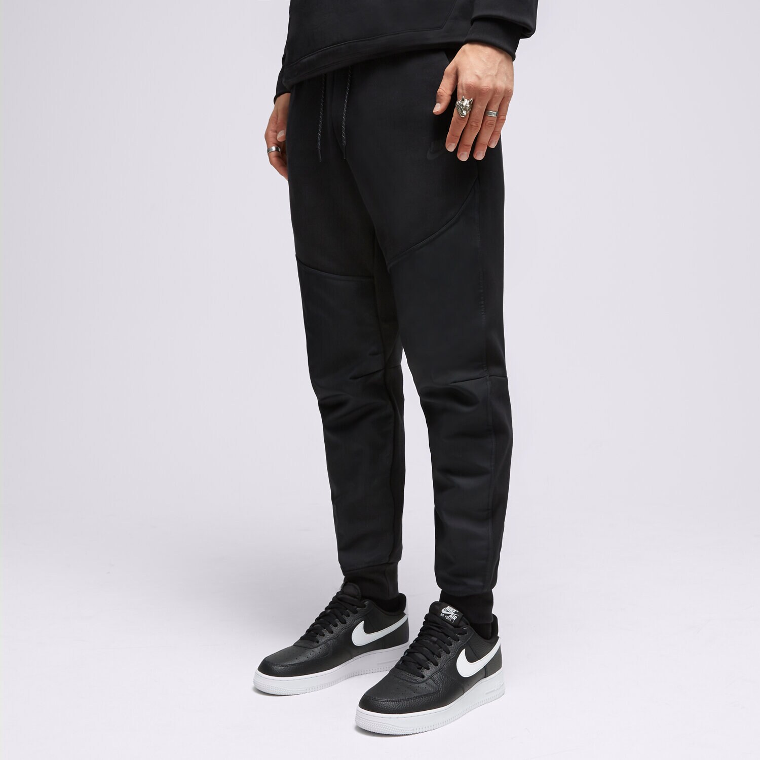 Muške hlače NIKE HLAČE M NK TECH FLC OVERLAY JGGR DR6171-010 crna