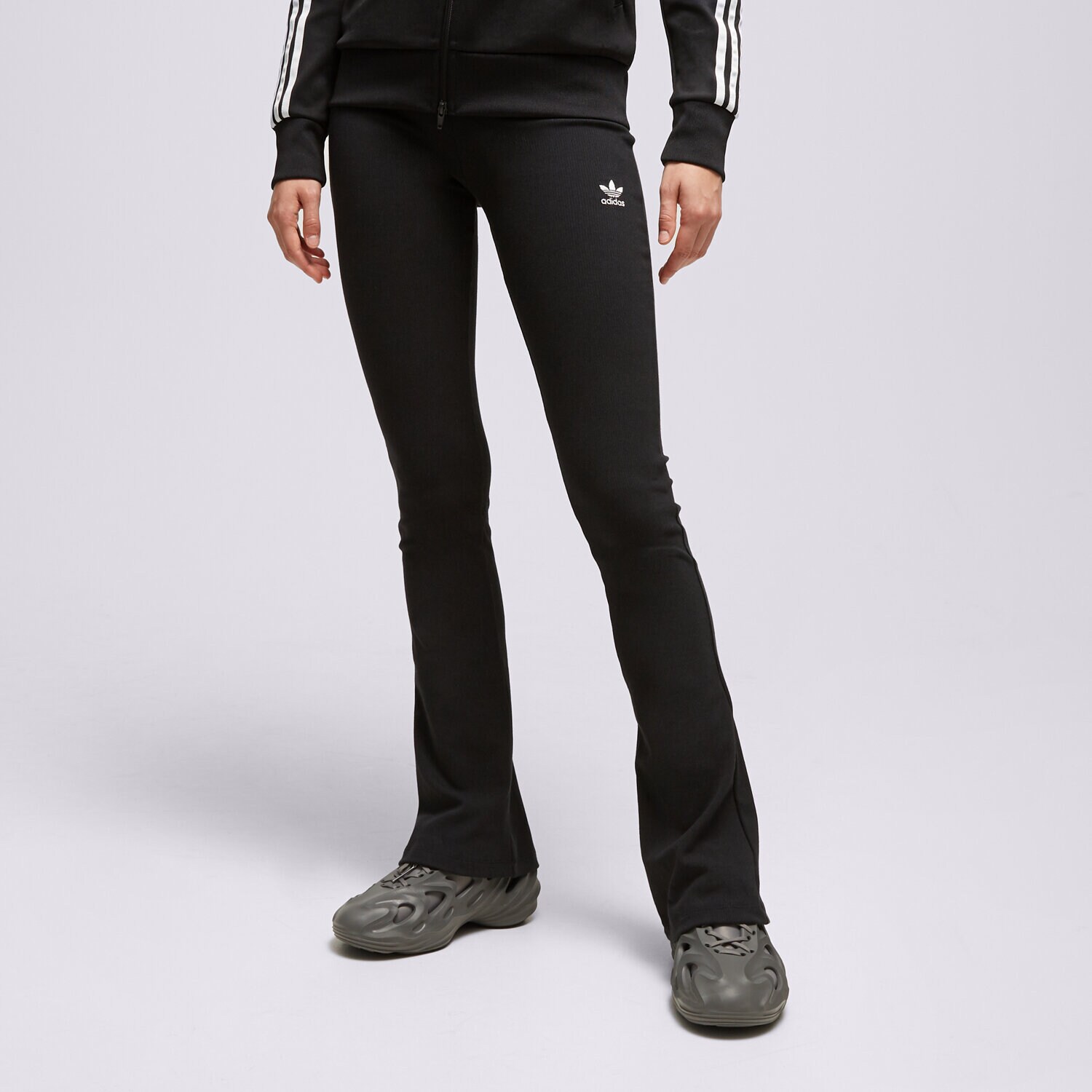 Ženske hlače ADIDAS HLAČE RIB FLARED PANT II8056 crna