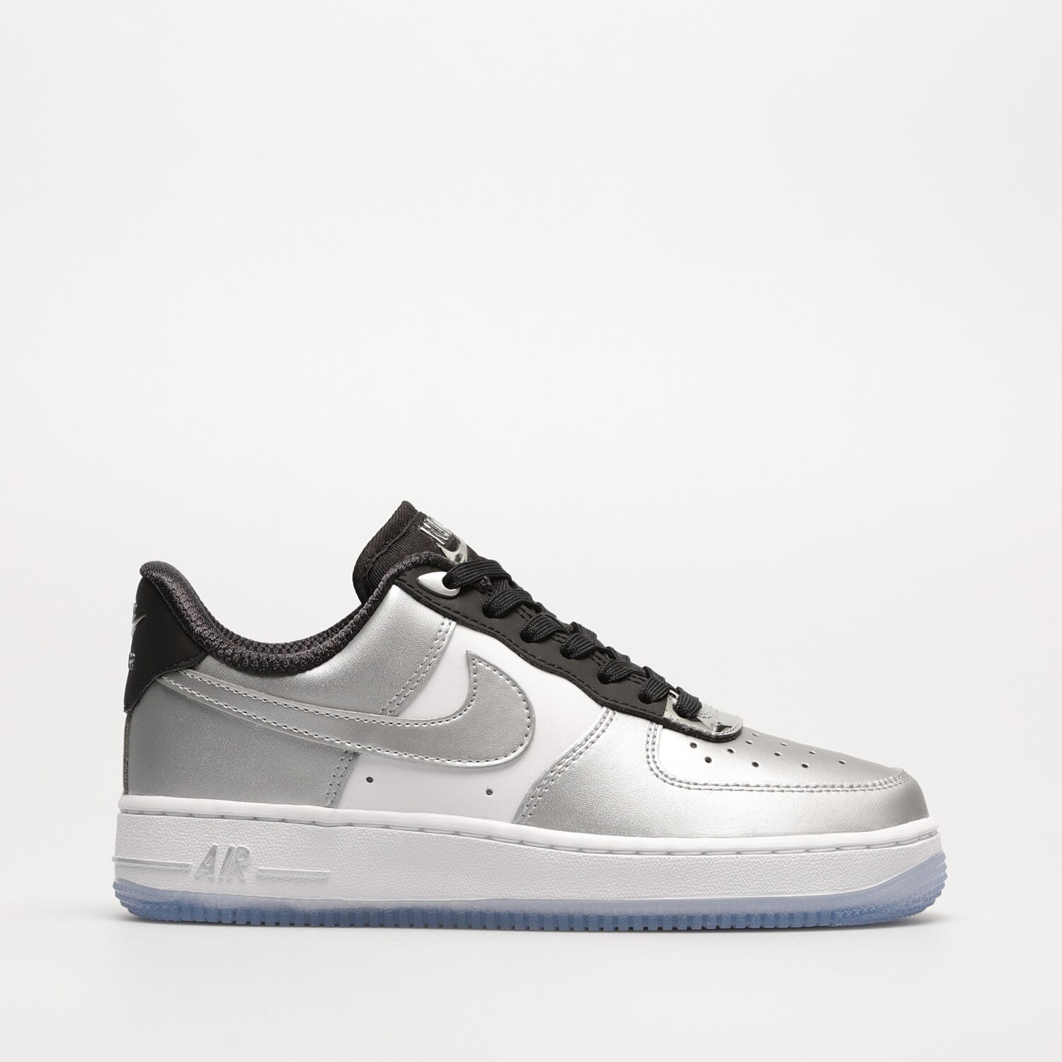 Ženske tenisice NIKE WMNS AIR FORCE 1 '07 SE DX6764-001 srebrna