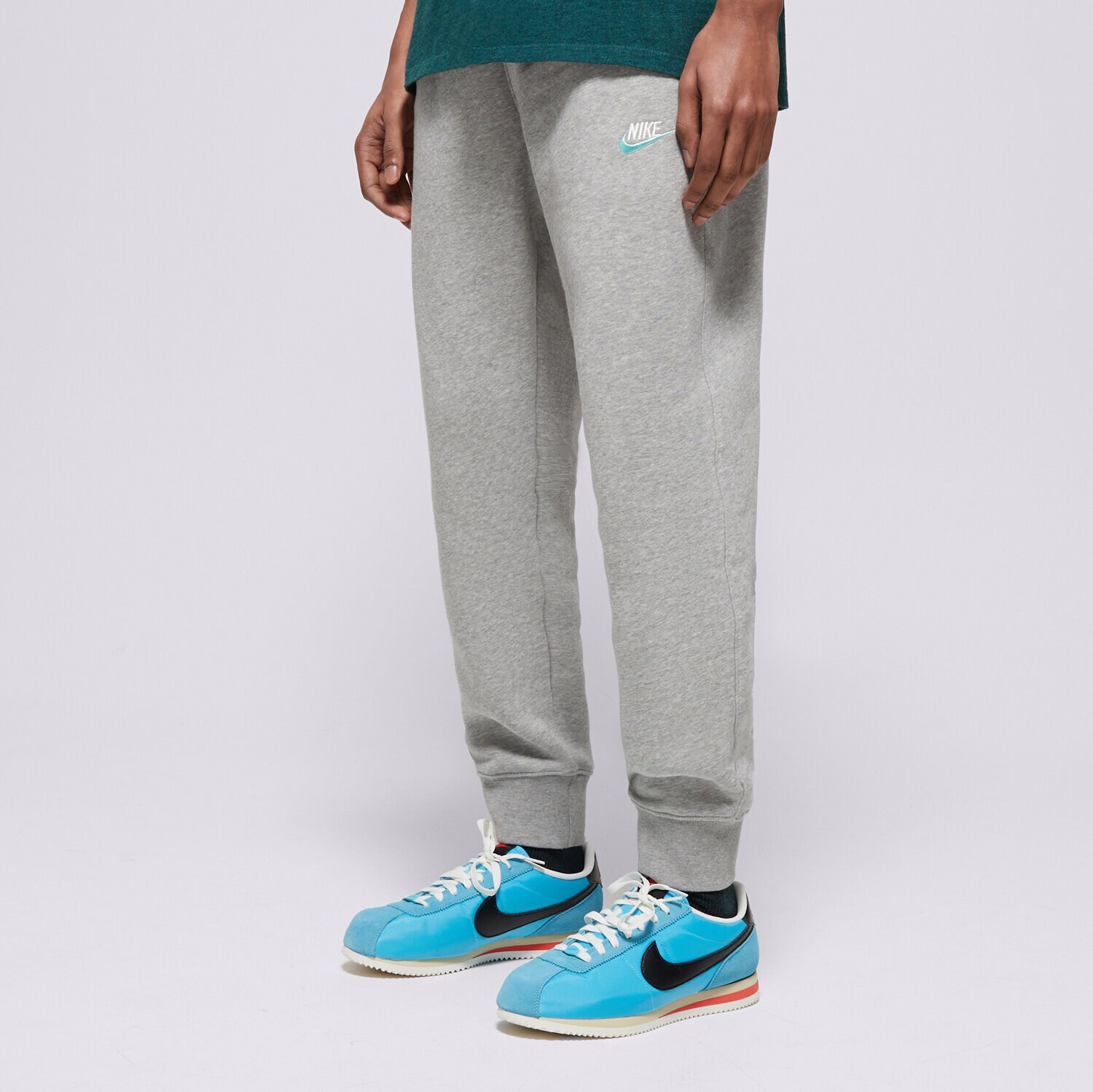 Muške hlače NIKE HLAČE M NSW CLUB DT JGGR BB ESSENTIALS DQ8385-065 siva