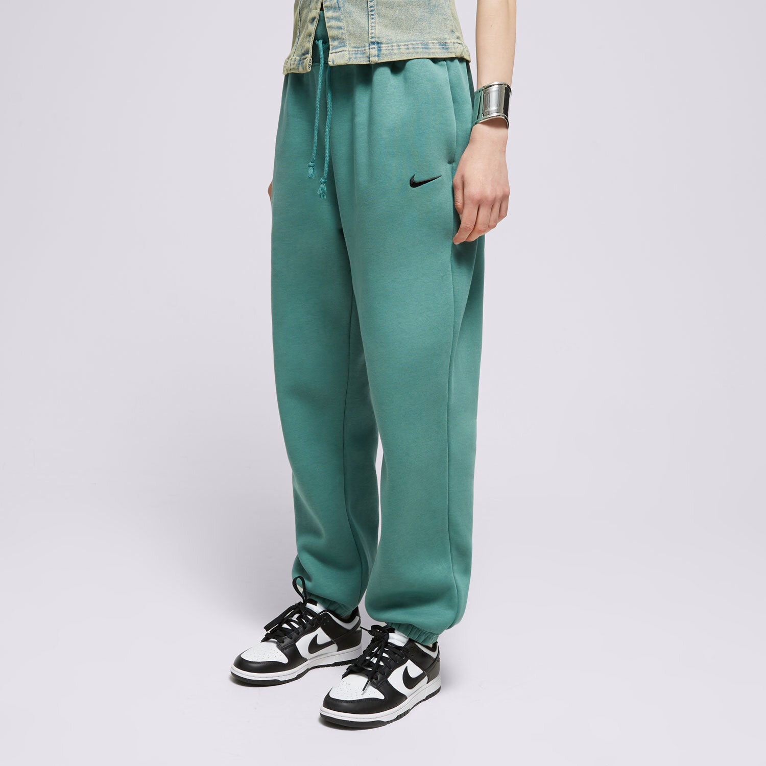 Ženske hlače NIKE HLAČE W NSW PHNX FLC HR OS PANT DQ5887-361 zelena