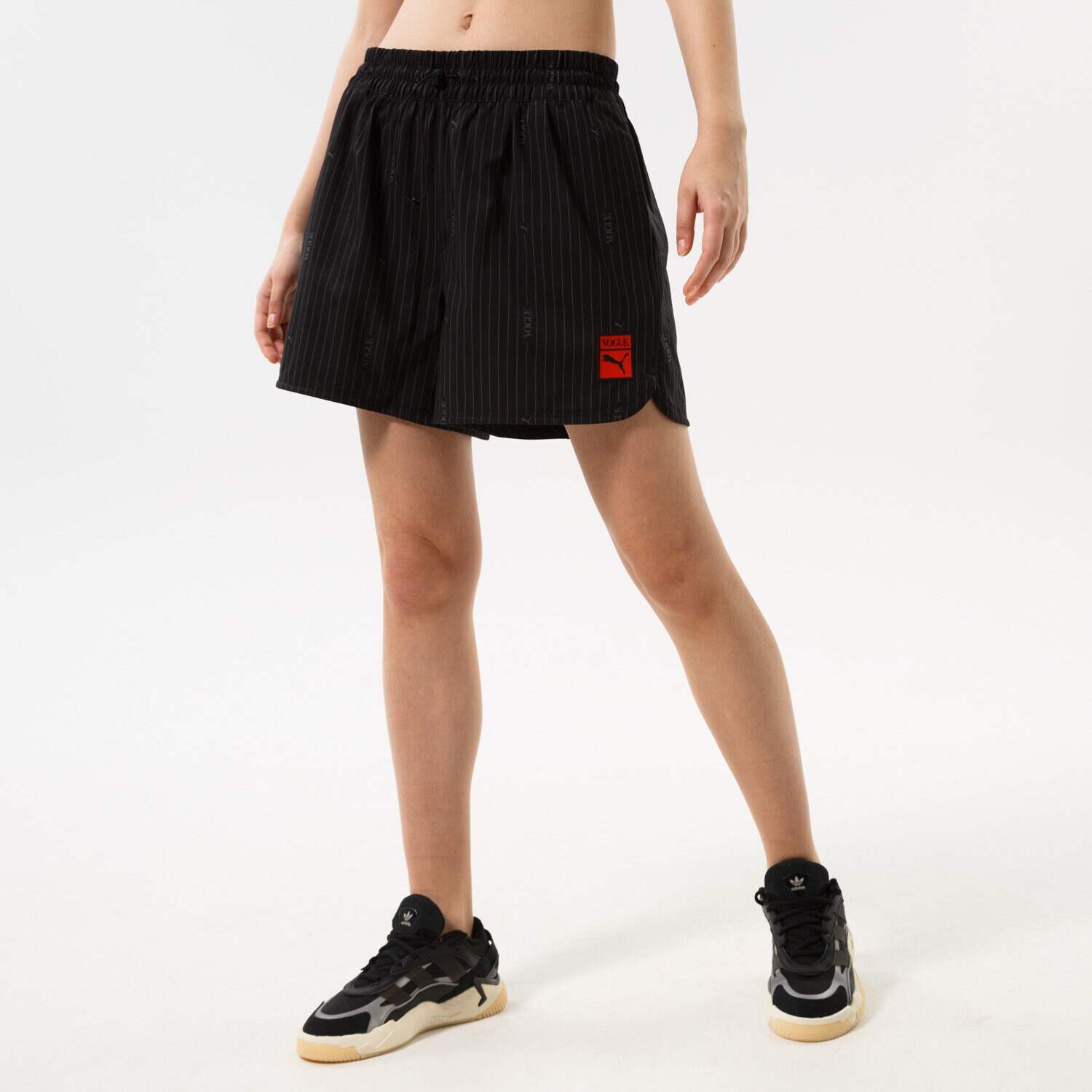Ženske kratke hlače PUMA KRATKE HLAČE PUMA X VOGUE SHORTS WV 534693-01 crna