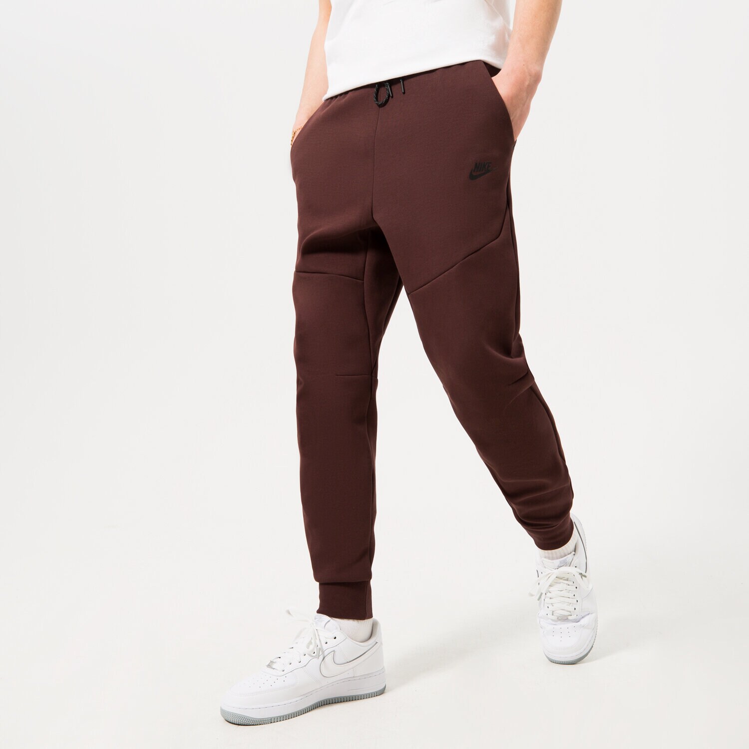 Muške hlače NIKE HLAČE SPORTSWEAR TECH FLEECE CU4495-227 smeđa