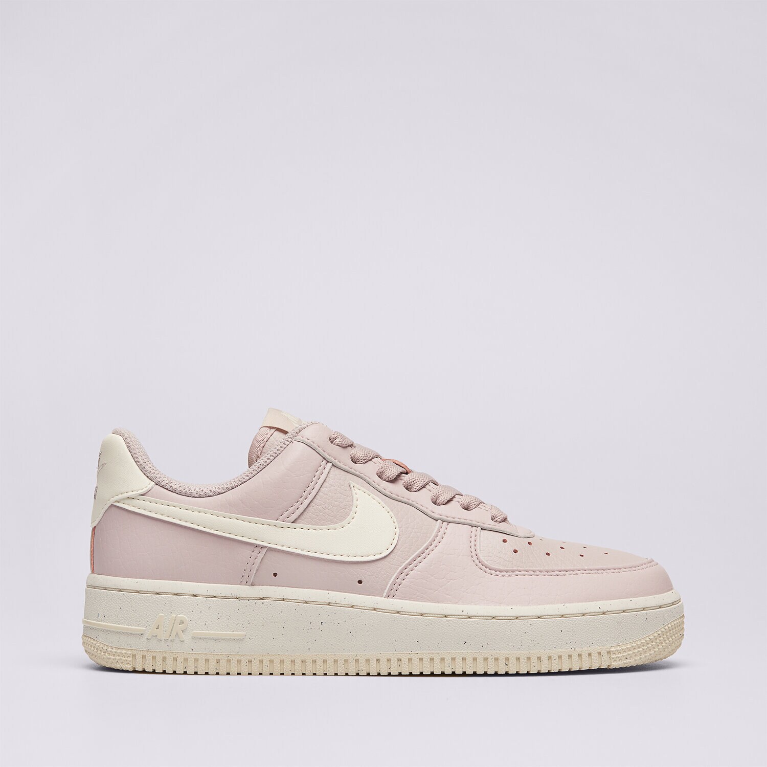 Ženske tenisice NIKE AIR FORCE 1 '07 SE  DV3808-001 ljubičasta