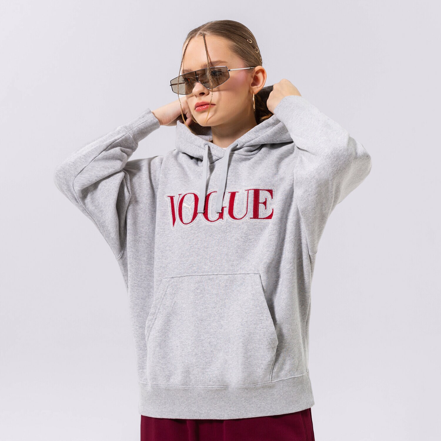 Ženske dukserice PUMA VESTA S KAPULJAČOM PUMA X VOGUE OVERSIZED HOODIE TR 536691-04 siva
