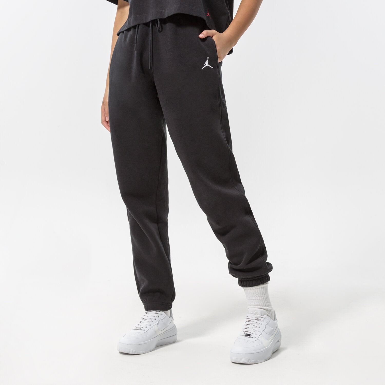 Ženske hlače JORDAN HLAČE ESSENTIAL JOGGERS WOMEN'S DQ4478-010 crna