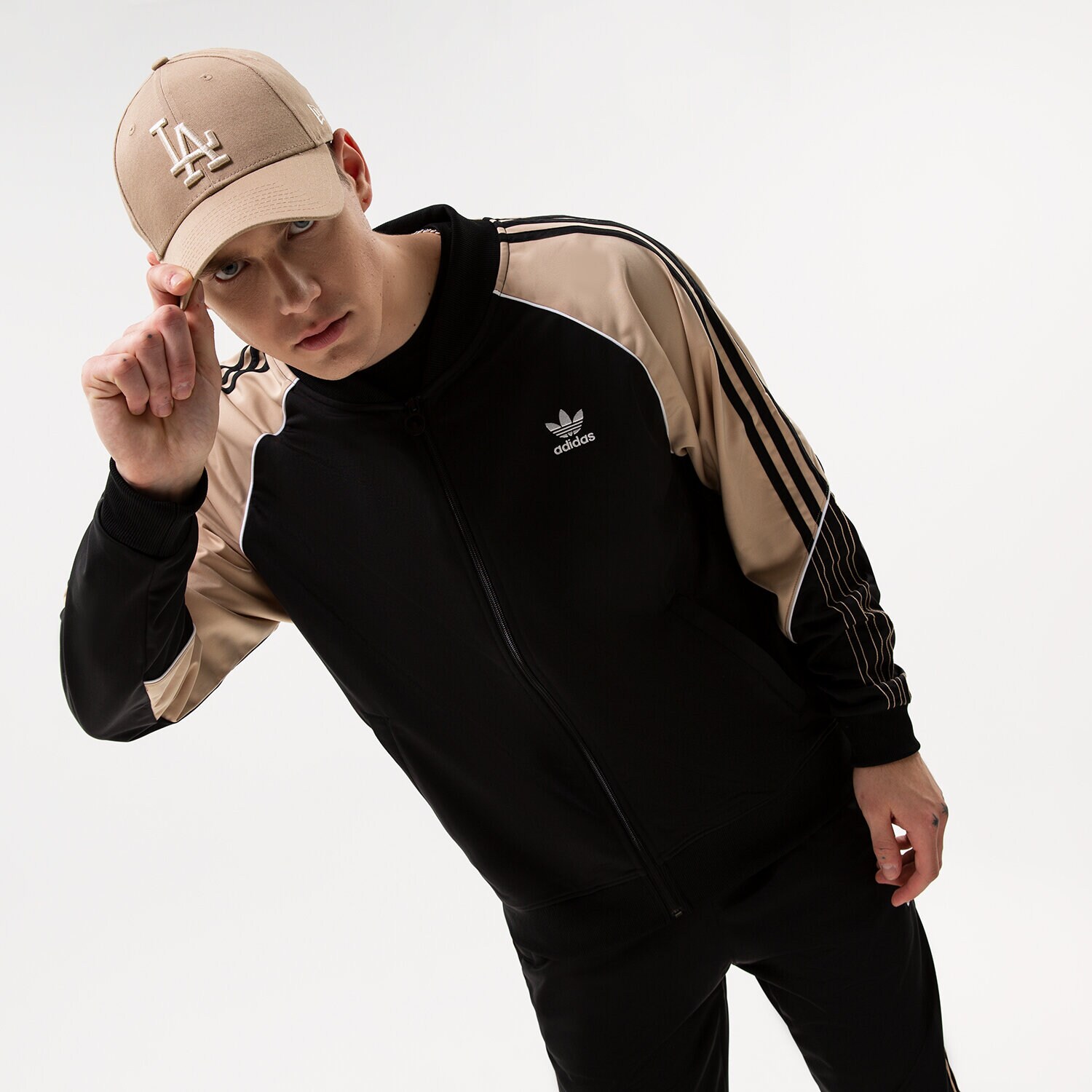 Muške dukserice ADIDAS VESTA RASKOPČANA TRICOT SST TT HI3000 crna