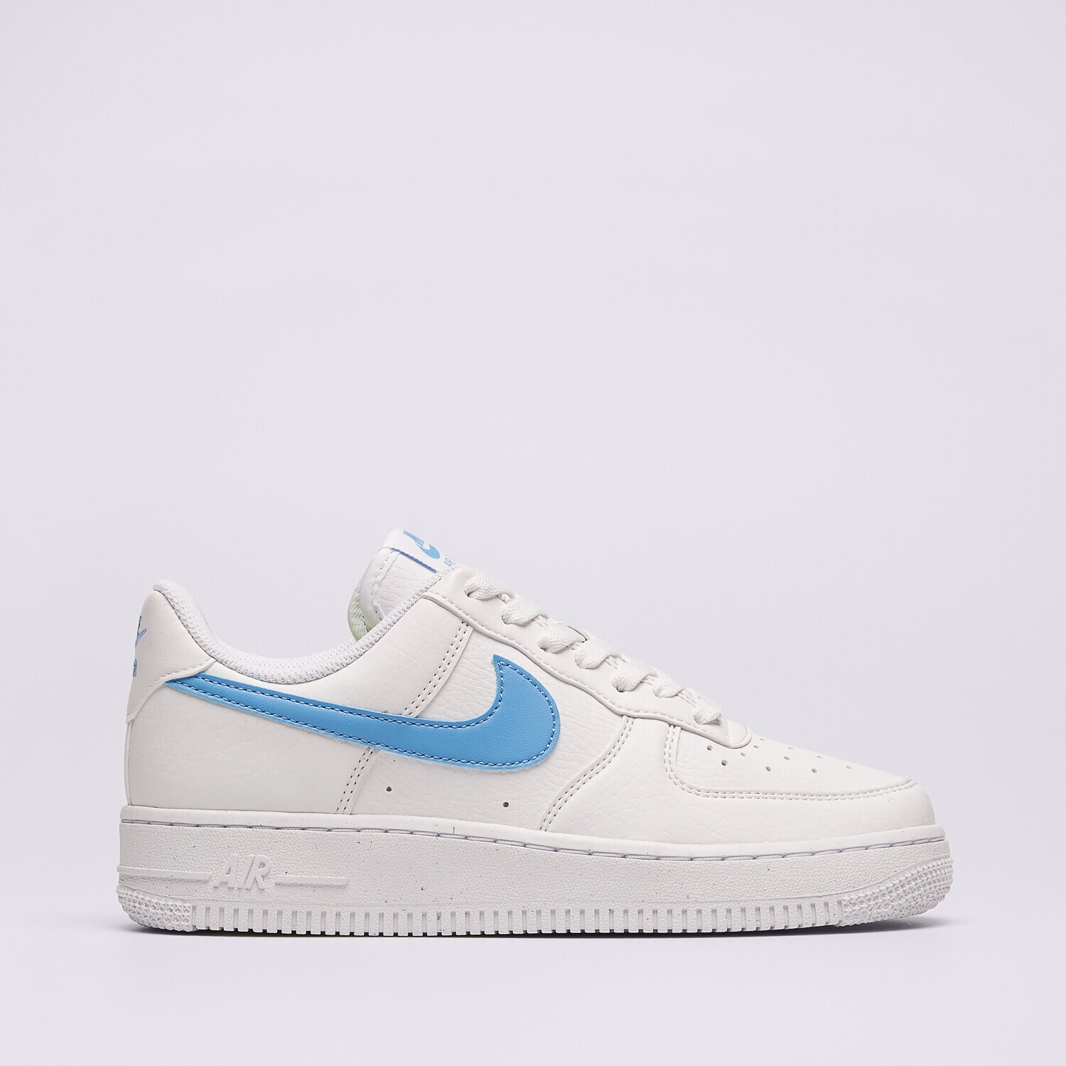Ženske tenisice NIKE AIR FORCE 1 '07 SE  DV3808-103 bijela