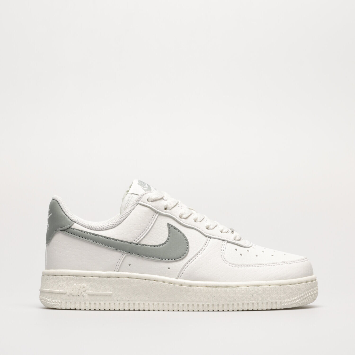 Ženske tenisice NIKE AIR FORCE 1 '07 NEXT NATURE DN1430-107 bijela