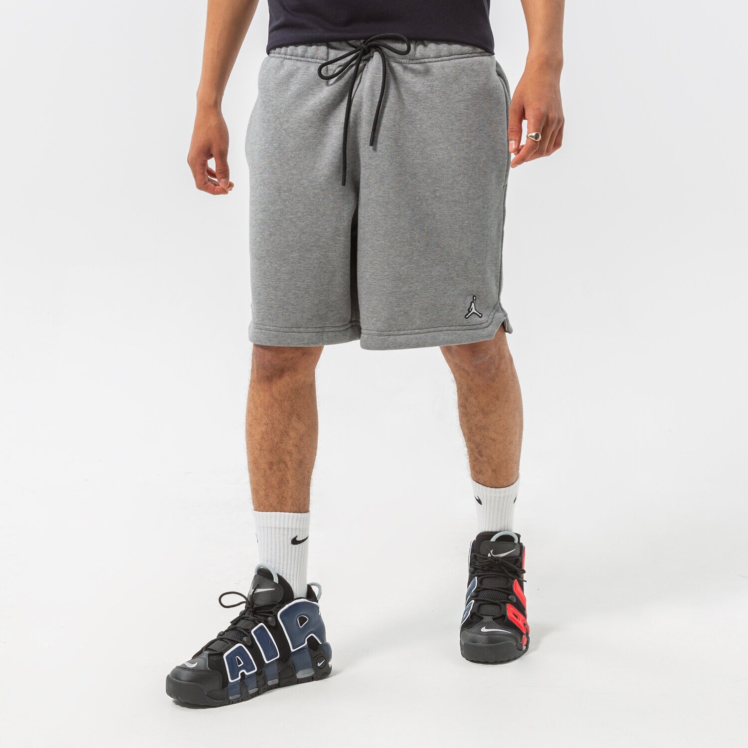 Muške kratke hlače JORDAN KRATKE HLAČE ESSENTIAL FLEECE SHORTS DA9826-091 siva