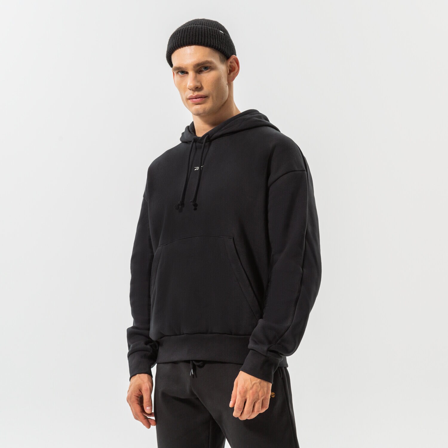 Muške dukserice REEBOK VESTA S KAPULJAČOM CLASSIC ESSENTIAL HOODIE HM3120 crna