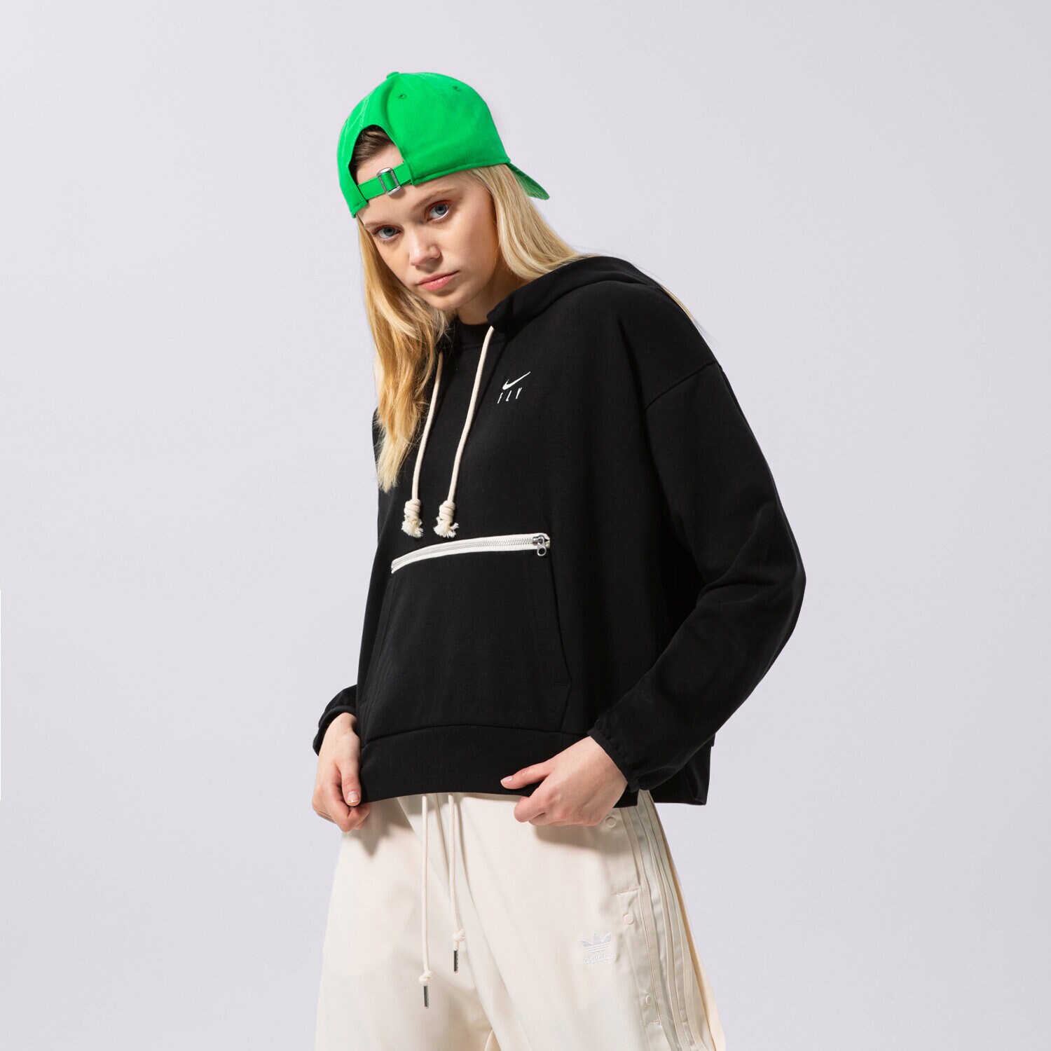 Ženske dukserice NIKE VESTA S KAPULJAČOM W NK   DF STD ISSUE PO HOODIE NBA DA6483-010 crna