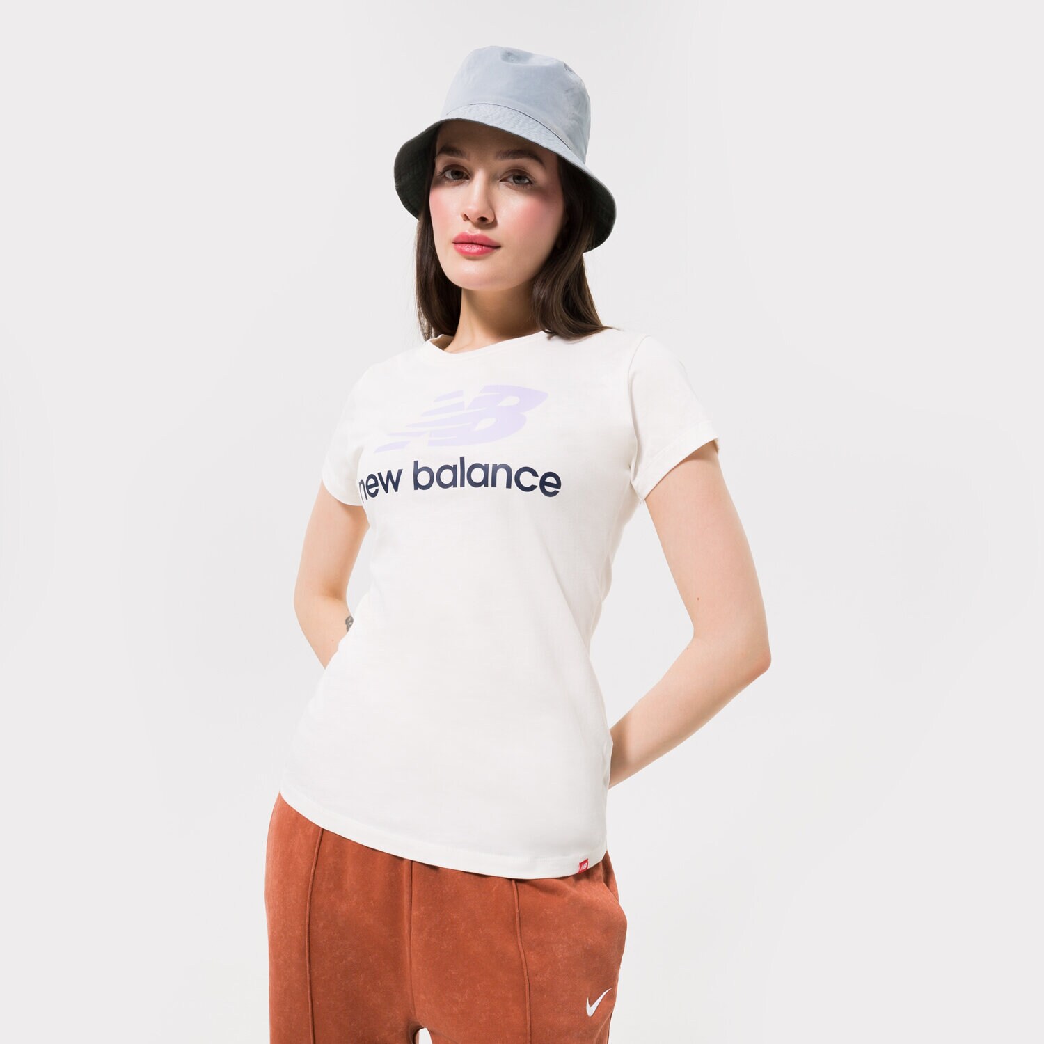 Ženske majice NEW BALANCE T-SHIRT NB ESSENTIALS STACKED LOGO TEE WT91546MLT bijela