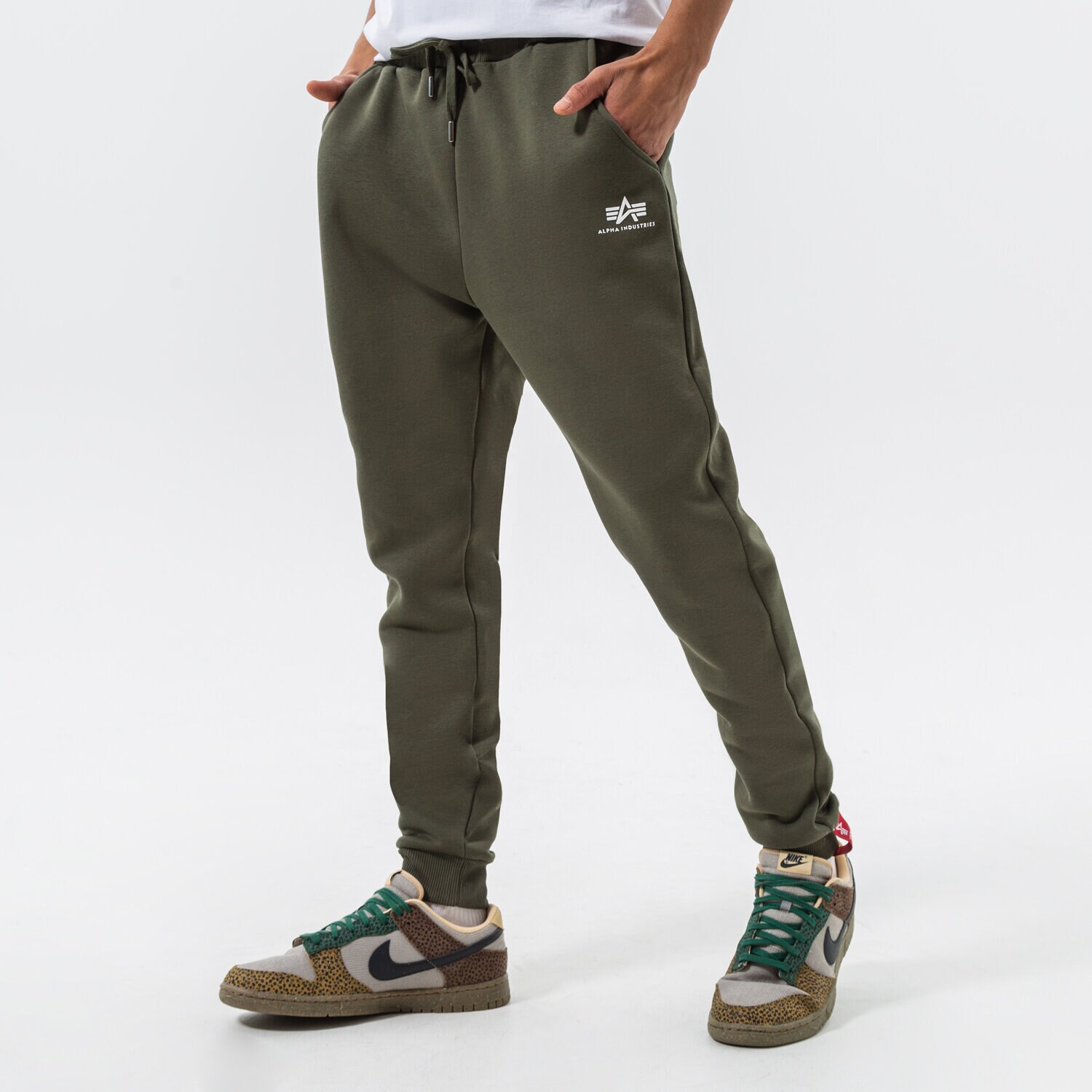 Muške hlače ALPHA INDUSTRIES HLAČE BASIC JOGGER SL 116370-142 kaki