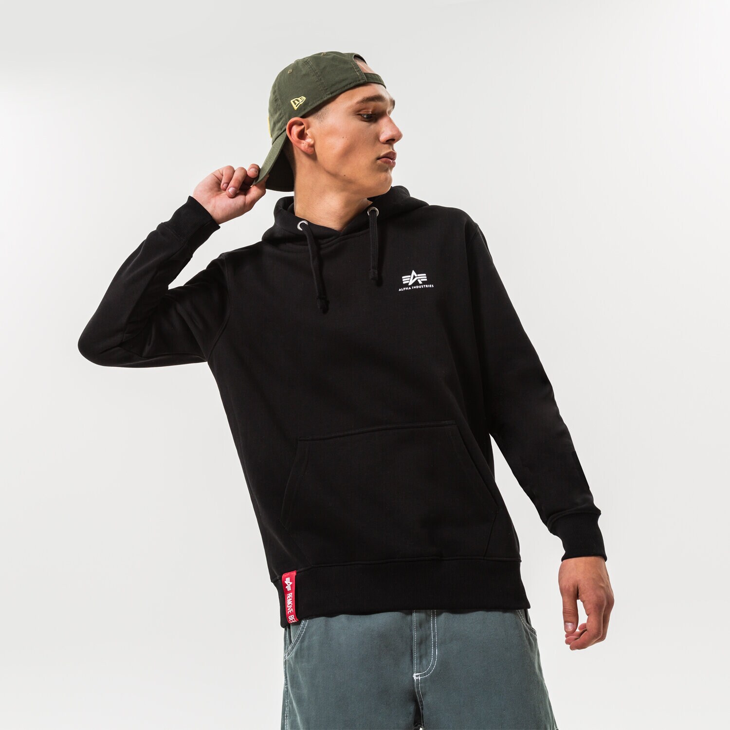 Muške dukserice ALPHA INDUSTRIES VESTA S KAPULJAČOM BASIC 196318-03 crna