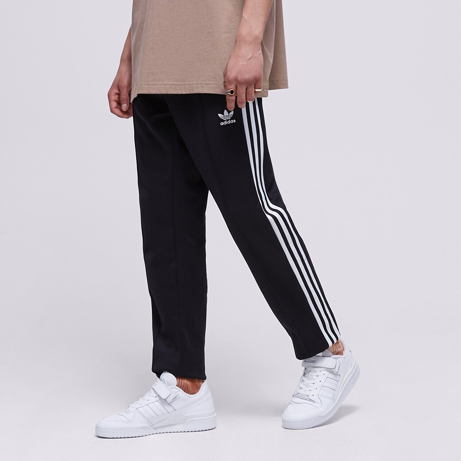 Muške hlače ADIDAS HLAČE BECKENBAUER TP IA4788 crna